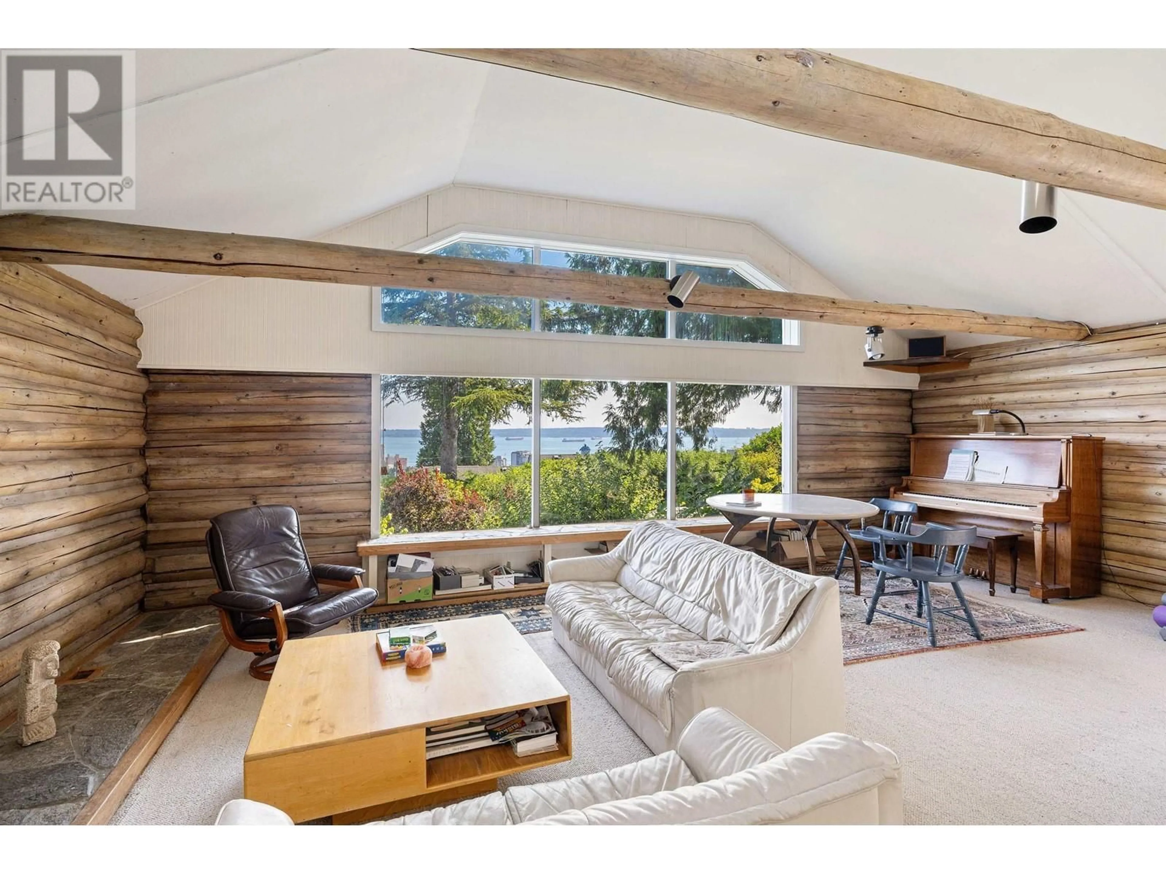 Living room with furniture, wood/laminate floor for 2234 OTTAWA AVENUE, West Vancouver British Columbia V7V2S6