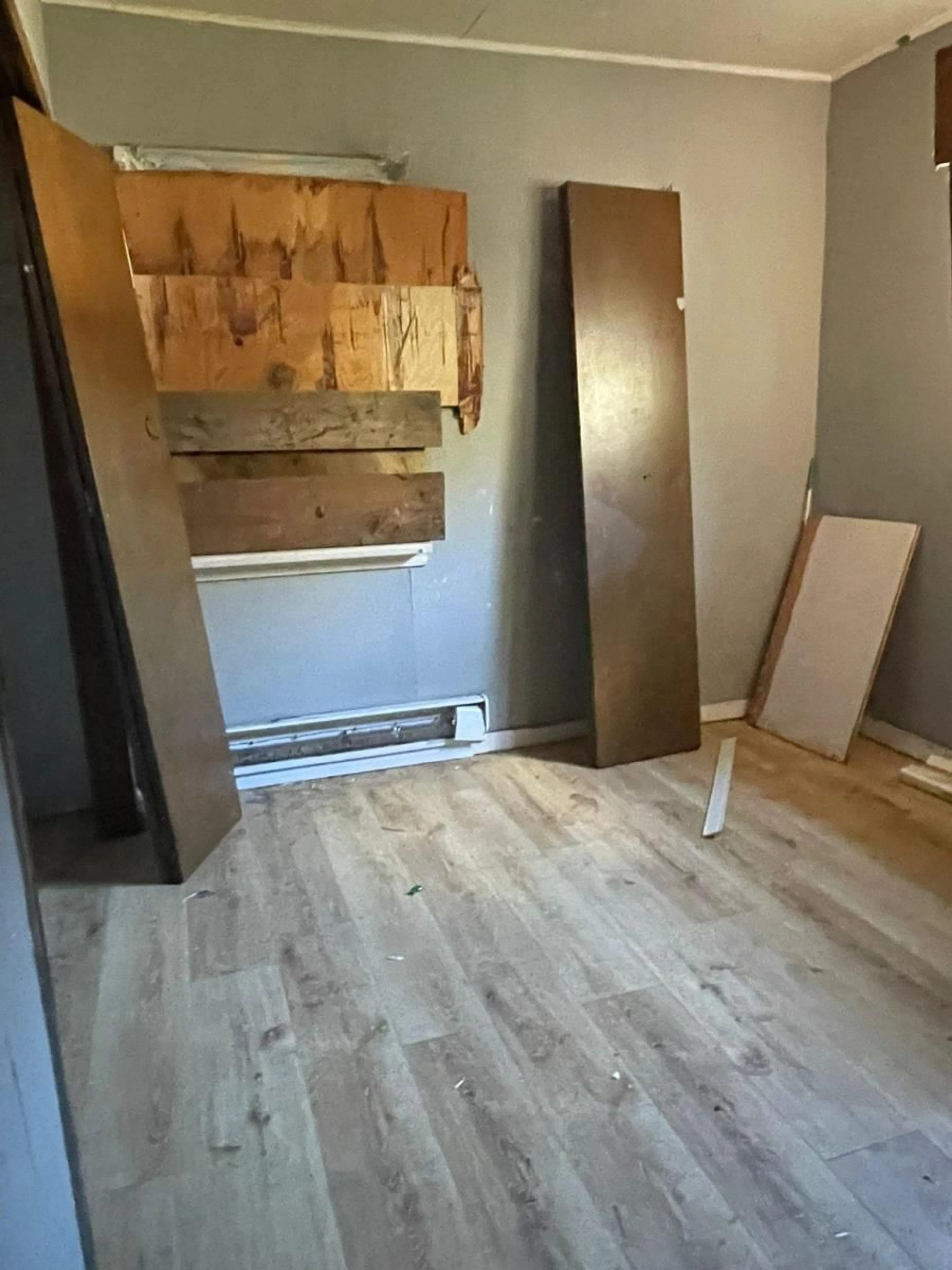 A pic of a room, wood floors for 9405 BROADWAY STREET, Chilliwack British Columbia V2P5T8