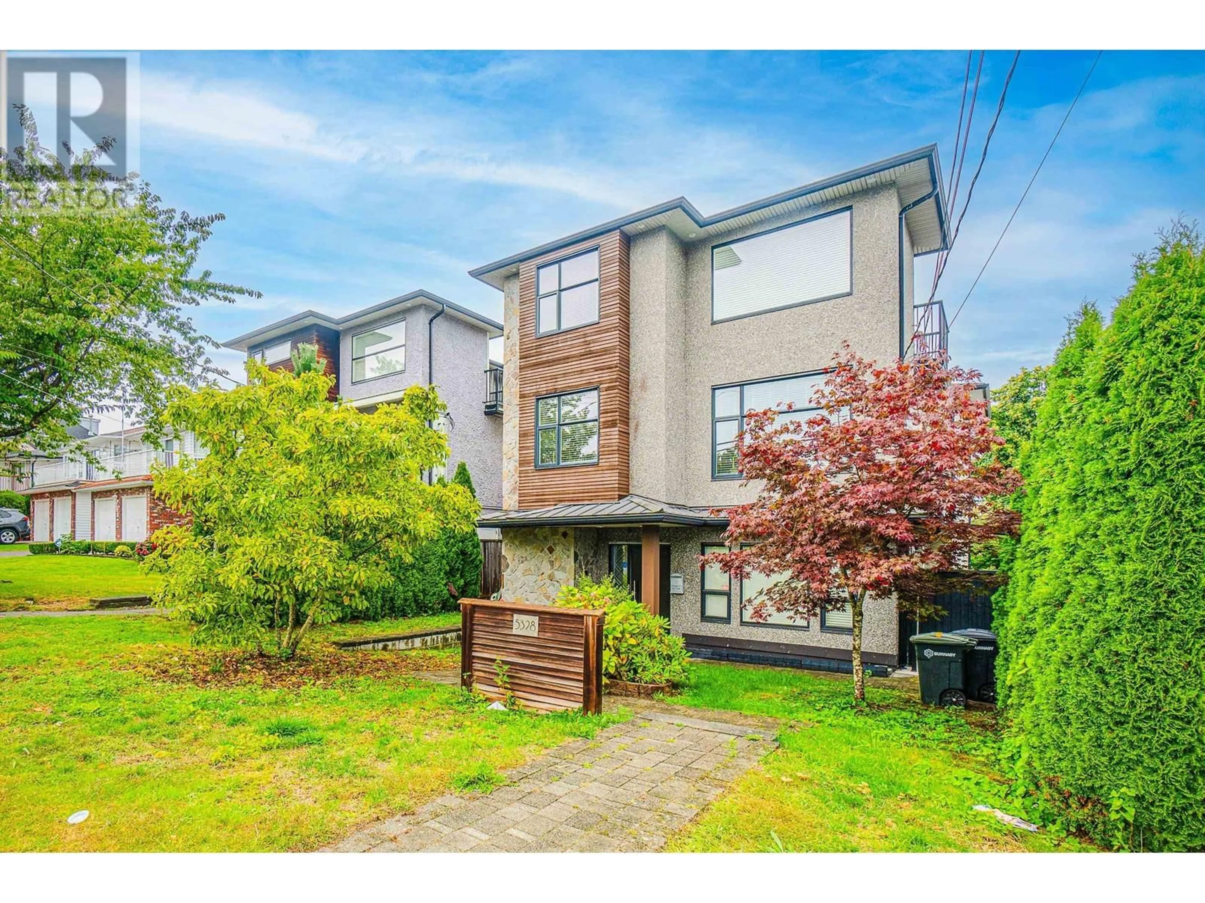 A pic from exterior of the house or condo for 5328 CHESHAM AVENUE, Burnaby British Columbia V5H2L2