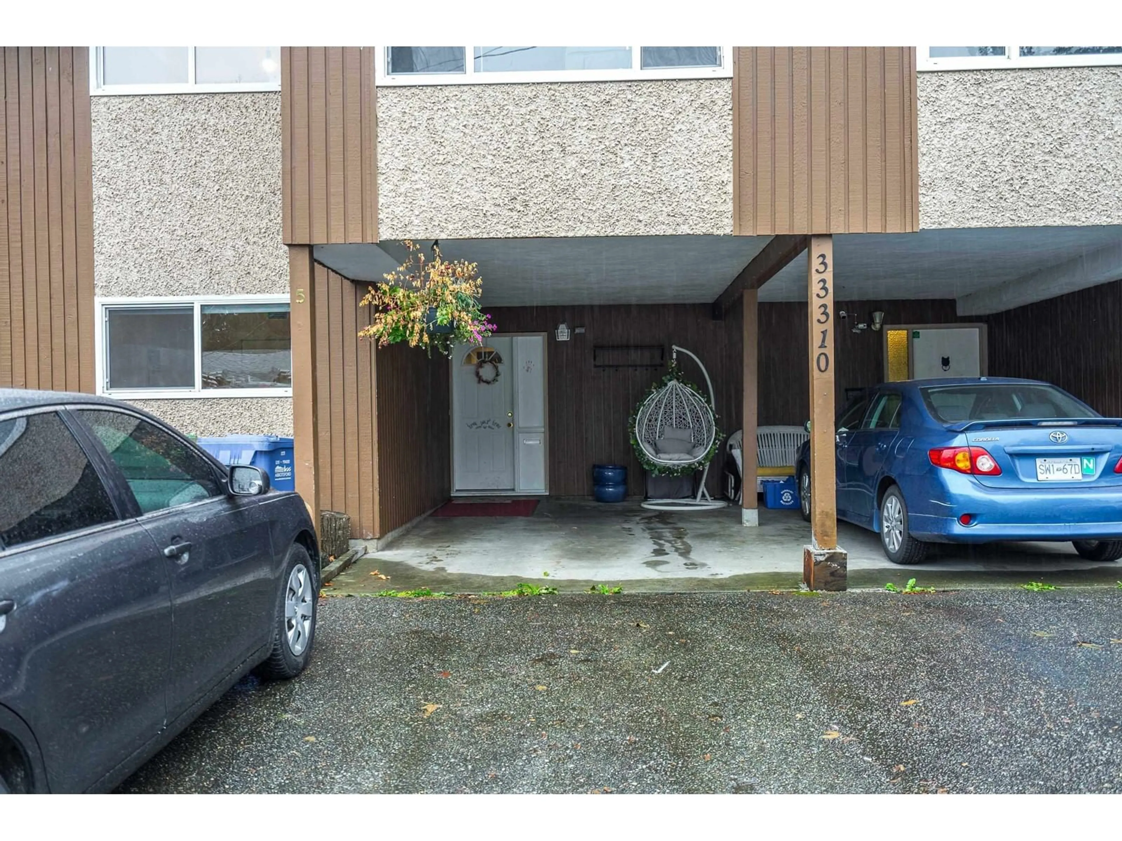 A pic from exterior of the house or condo, the street view for 5 33310 WESTBURY AVENUE, Abbotsford British Columbia V2S1C2