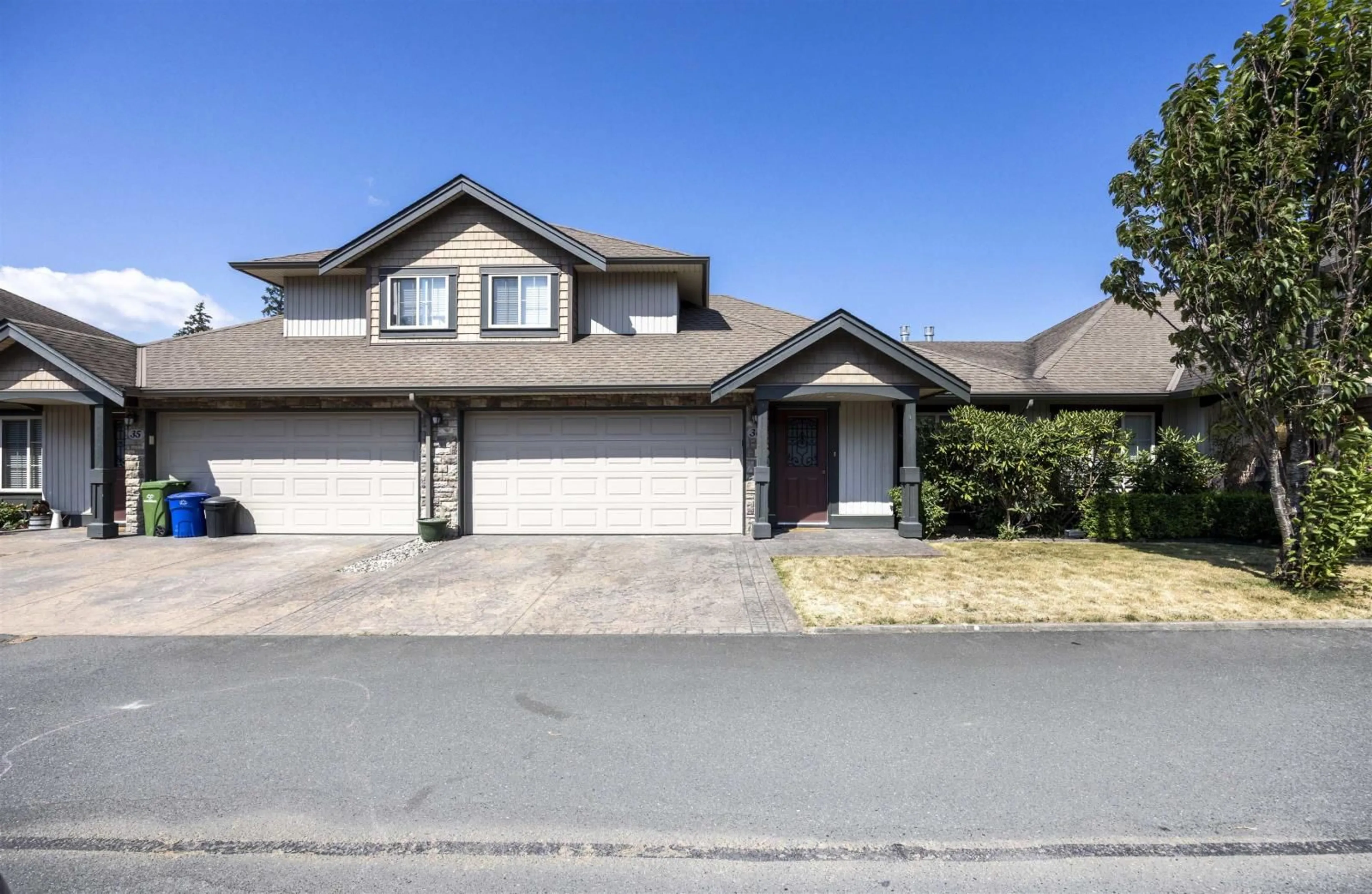 Frontside or backside of a home, the street view for 36 44523 MCLAREN DRIVE|Sardis South, Chilliwack British Columbia V2R0C2