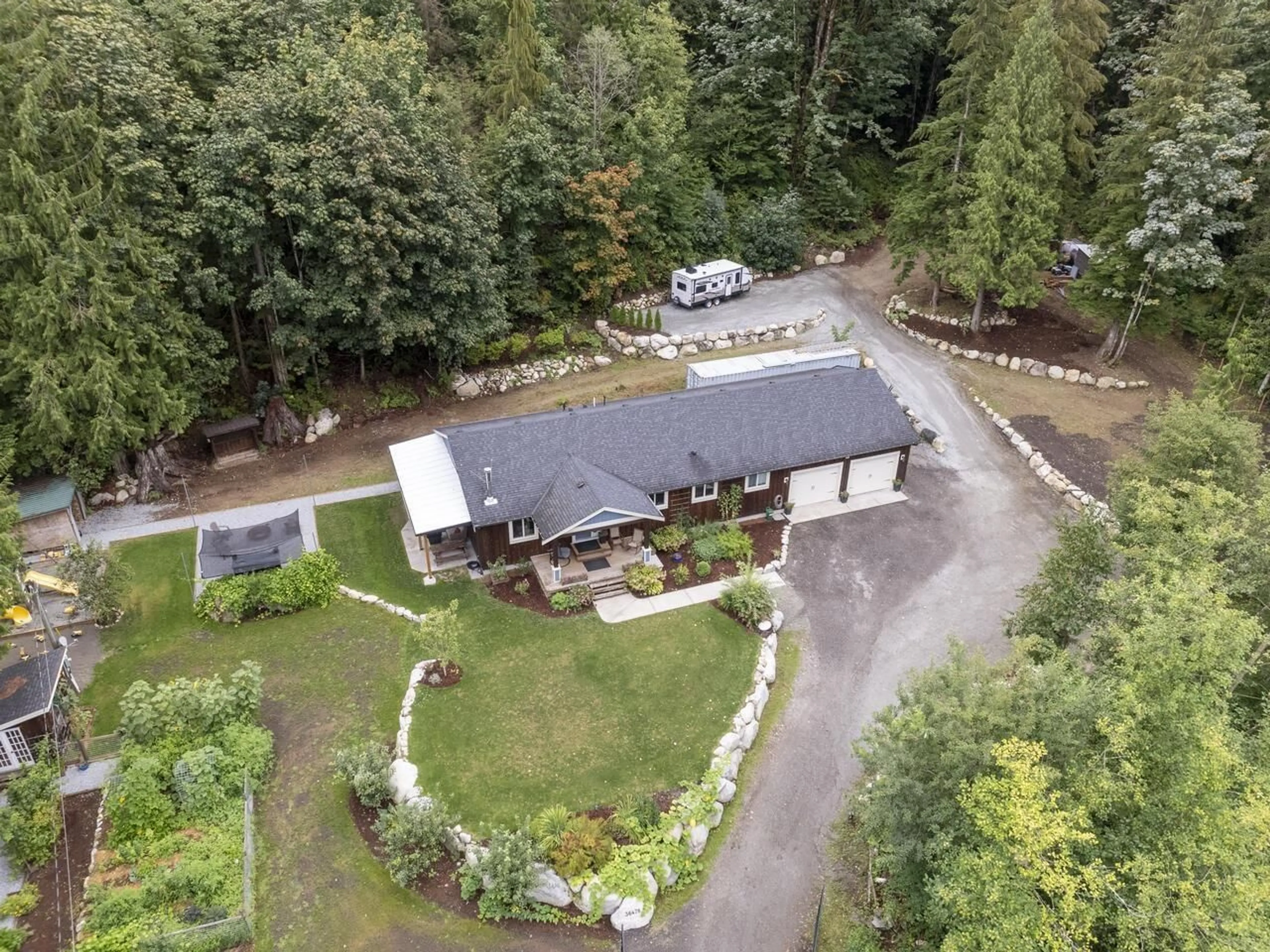 A pic from outside/outdoor area/front of a property/back of a property/a pic from drone, unknown for 36478 CASCADE RIDGE, Mission British Columbia V2V7G9