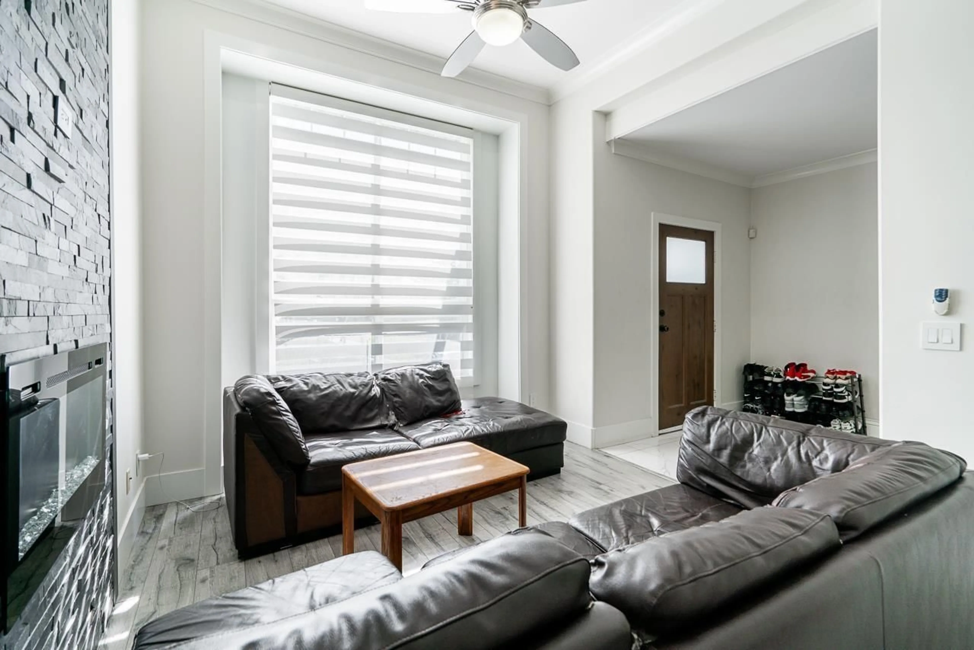 Living room with furniture, unknown for 8185 146, Surrey British Columbia V3S3A6