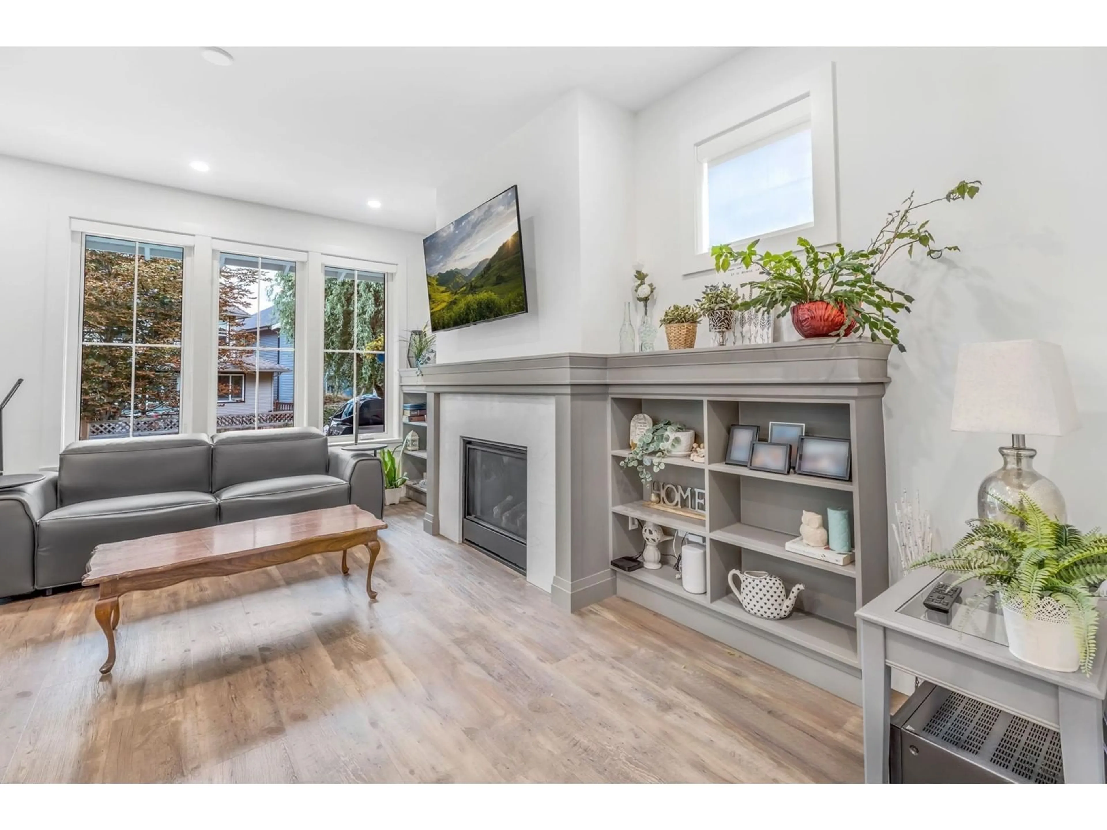 Living room, wood floors for 4 22306 50 AVENUE, Langley British Columbia V2Y2V4