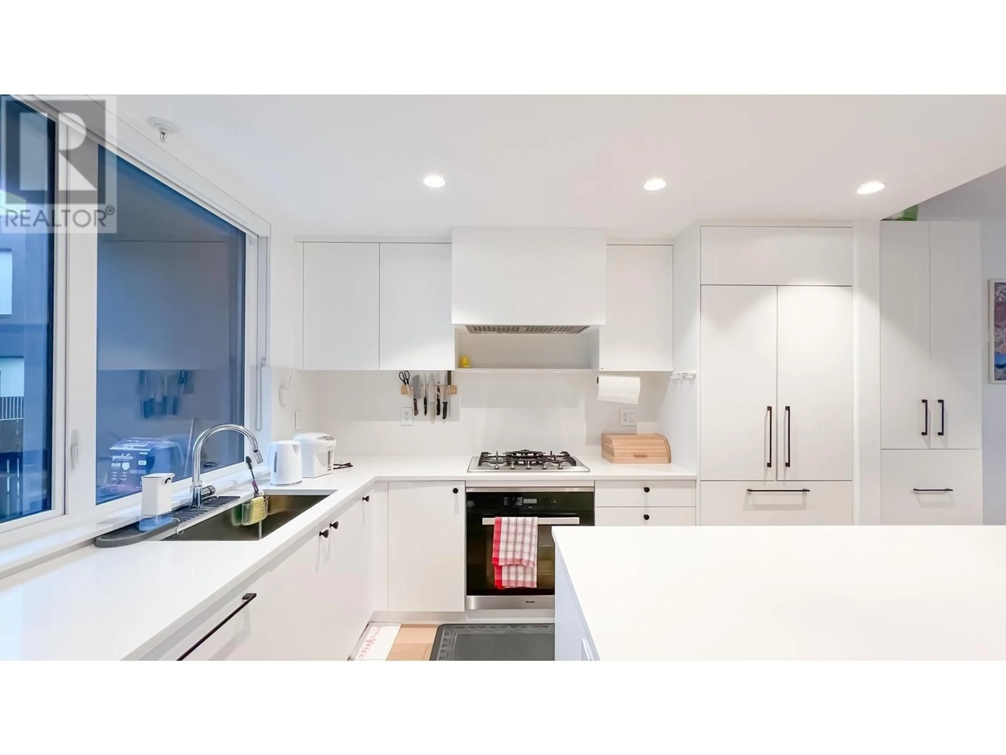 Contemporary kitchen, ceramic floors for 234 92 W KING EDWARD AVENUE, Vancouver British Columbia V5Y0N6