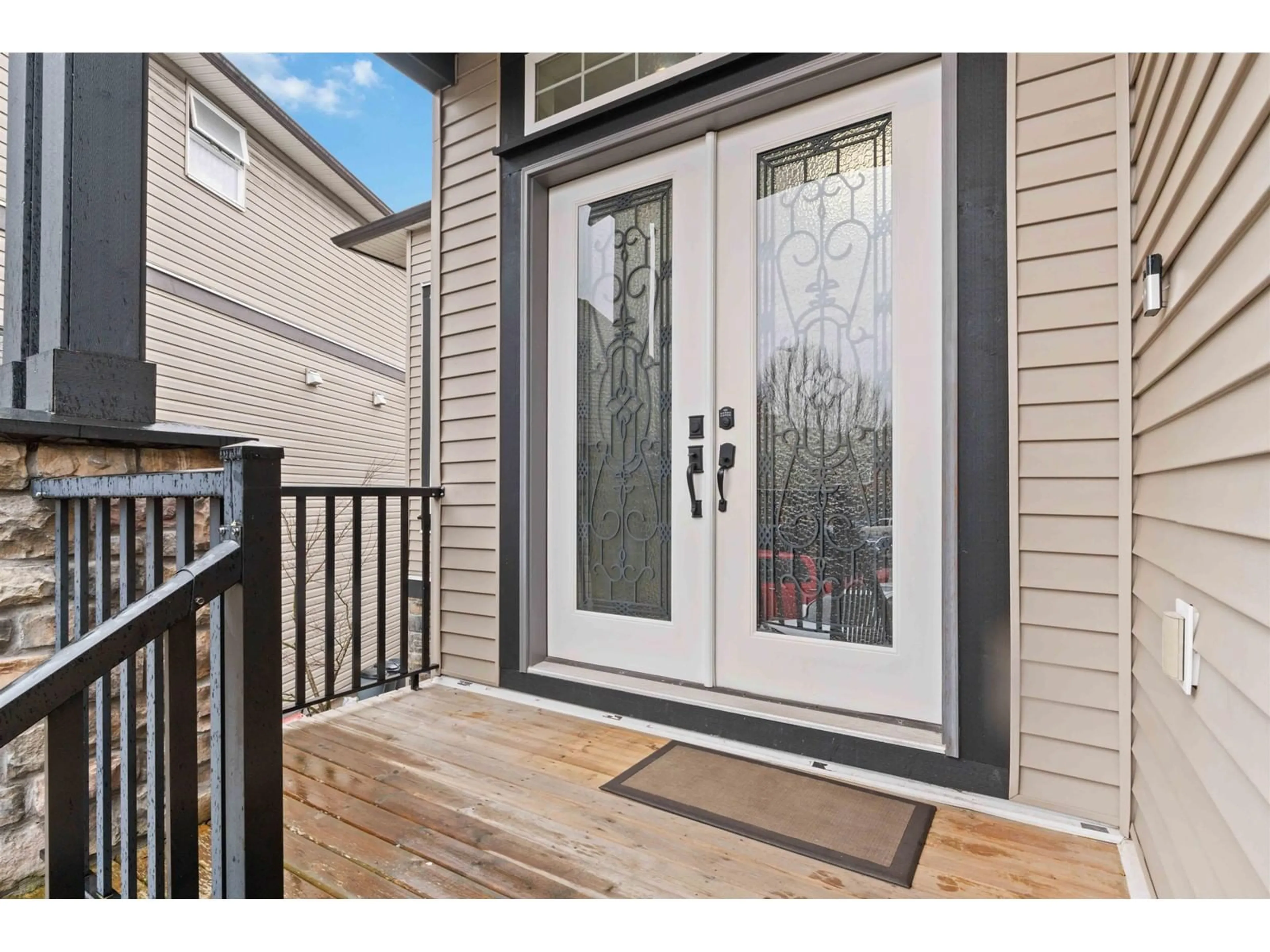 Indoor entryway, wood floors for 2949 FLAGMAN PLACE, Abbotsford British Columbia V4X0A5