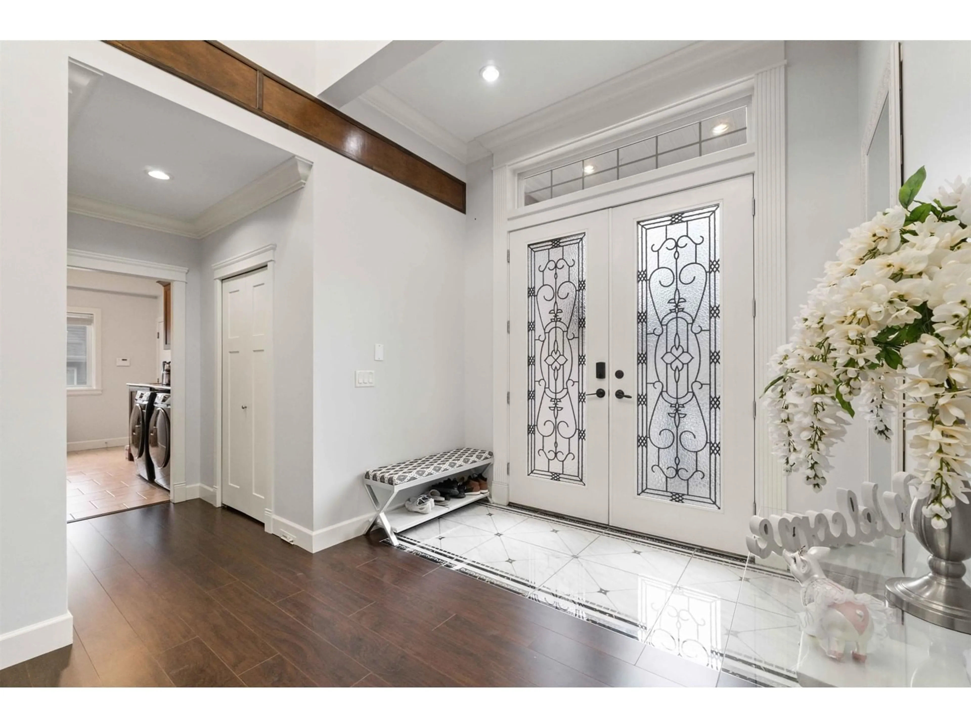 Indoor entryway, wood floors for 2949 FLAGMAN PLACE, Abbotsford British Columbia V4X0A5