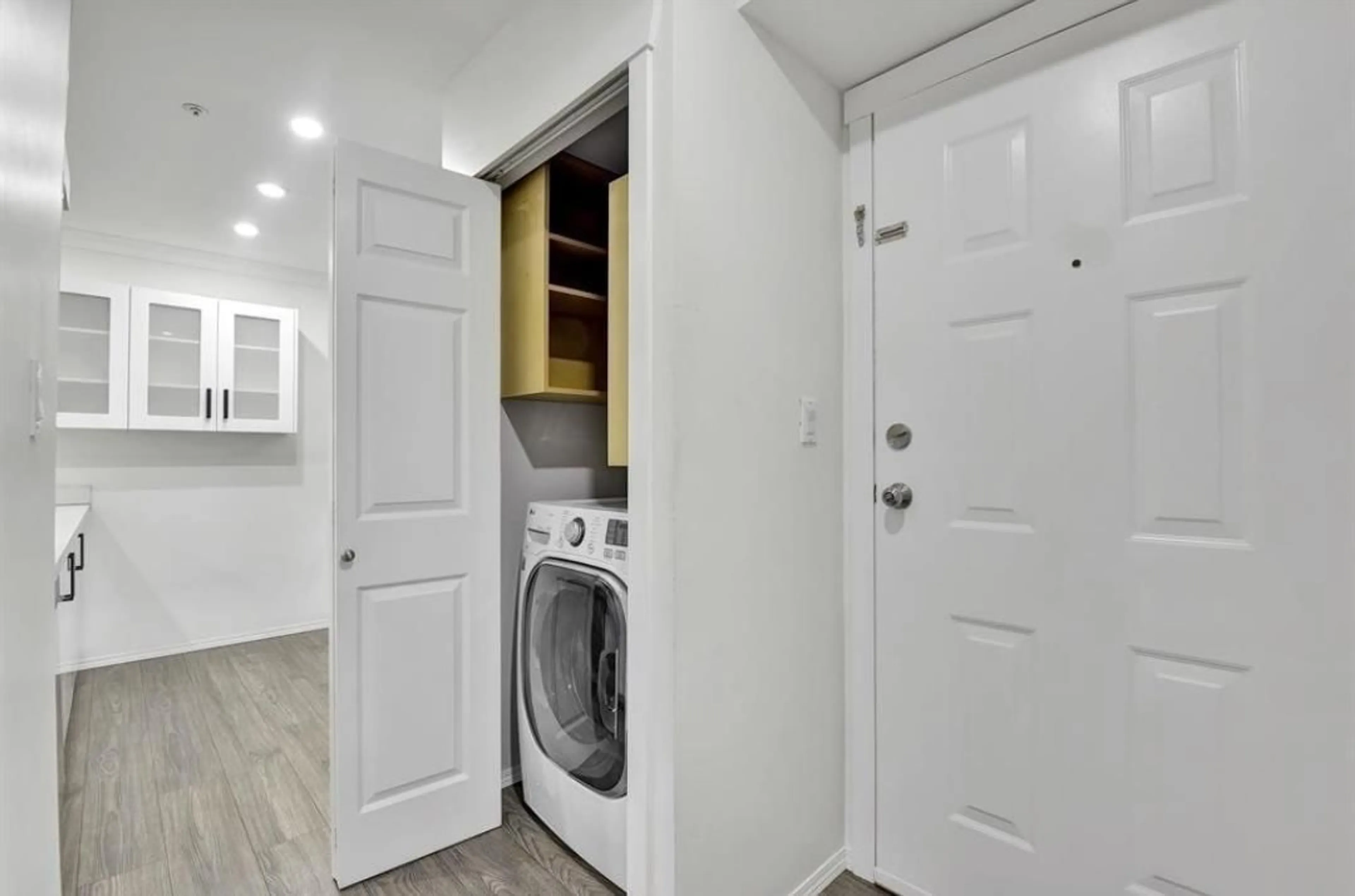 Laundry room for 207 12739 72 AVENUE, Surrey British Columbia V3W4E8