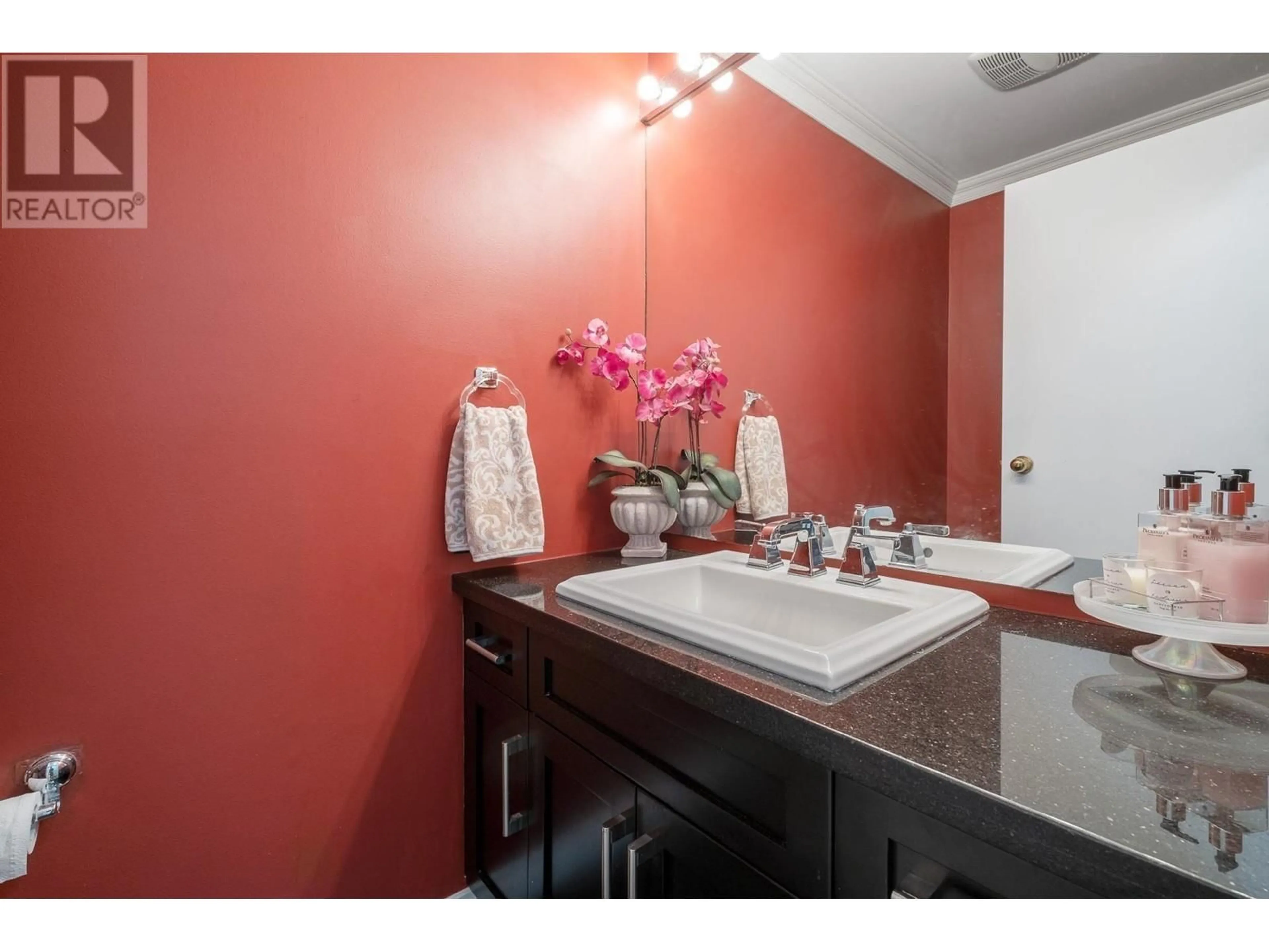 Standard bathroom for 3979 W 33RD AVENUE, Vancouver British Columbia V6N2H7