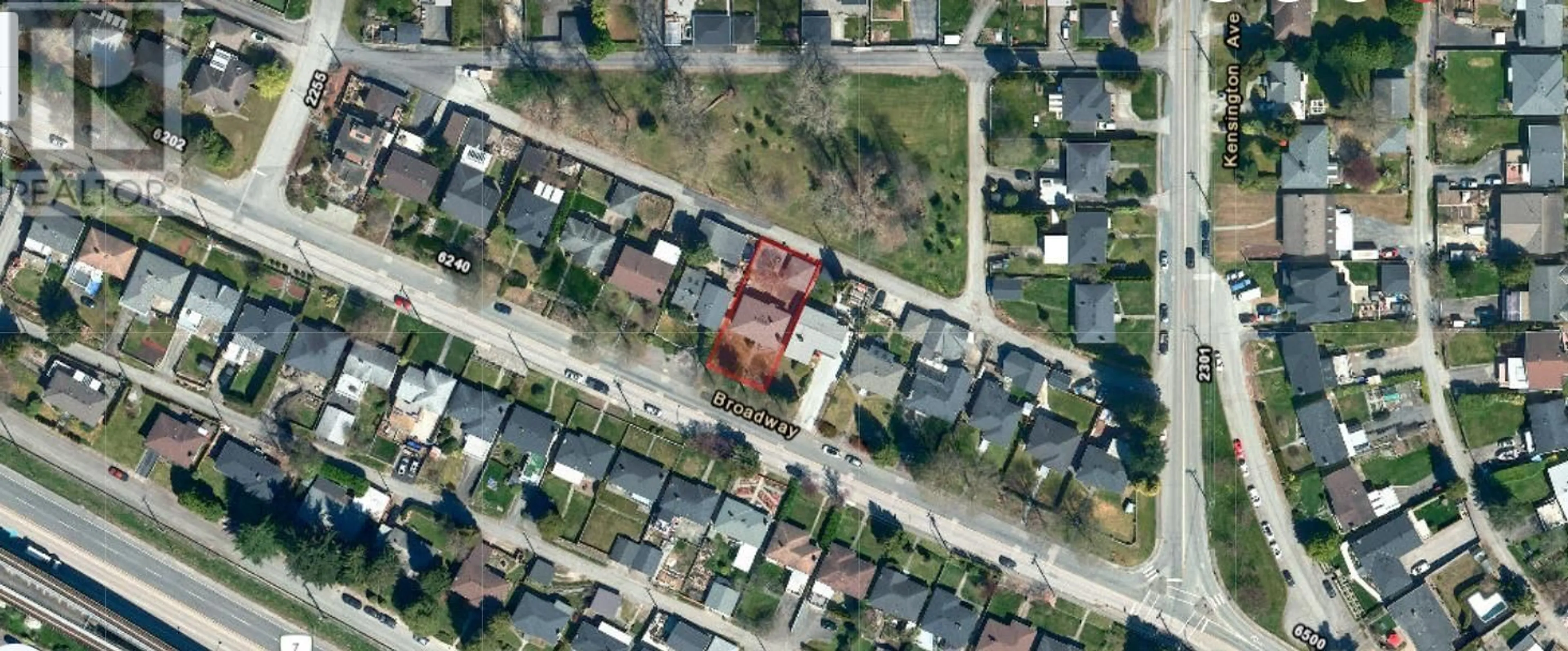 A pic from outside/outdoor area/front of a property/back of a property/a pic from drone, street for 6325 BROADWAY, Burnaby British Columbia V5B2Y4