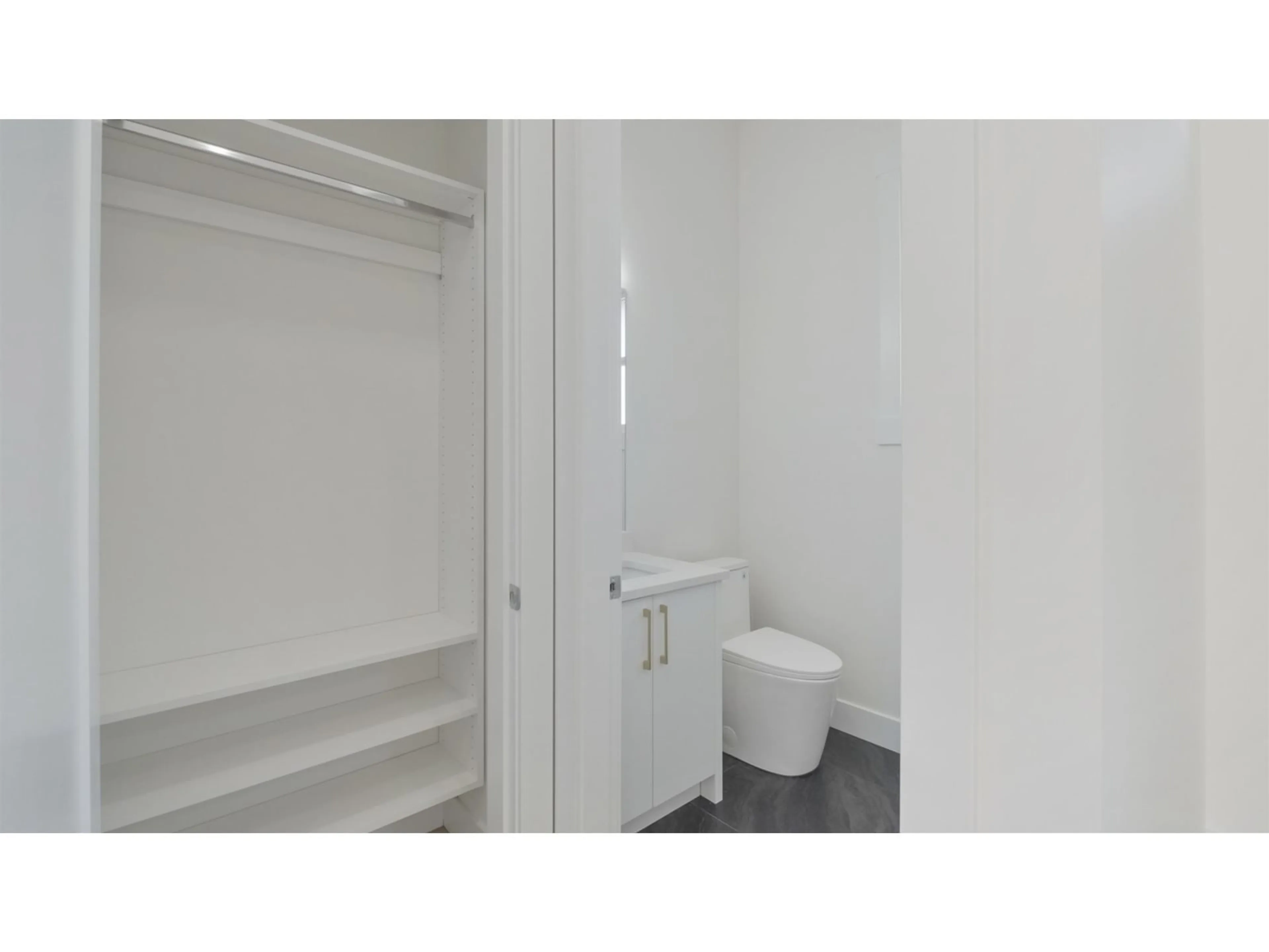 Standard bathroom, not visible floor for 20512 76 AVENUE, Langley British Columbia V2Y3S8