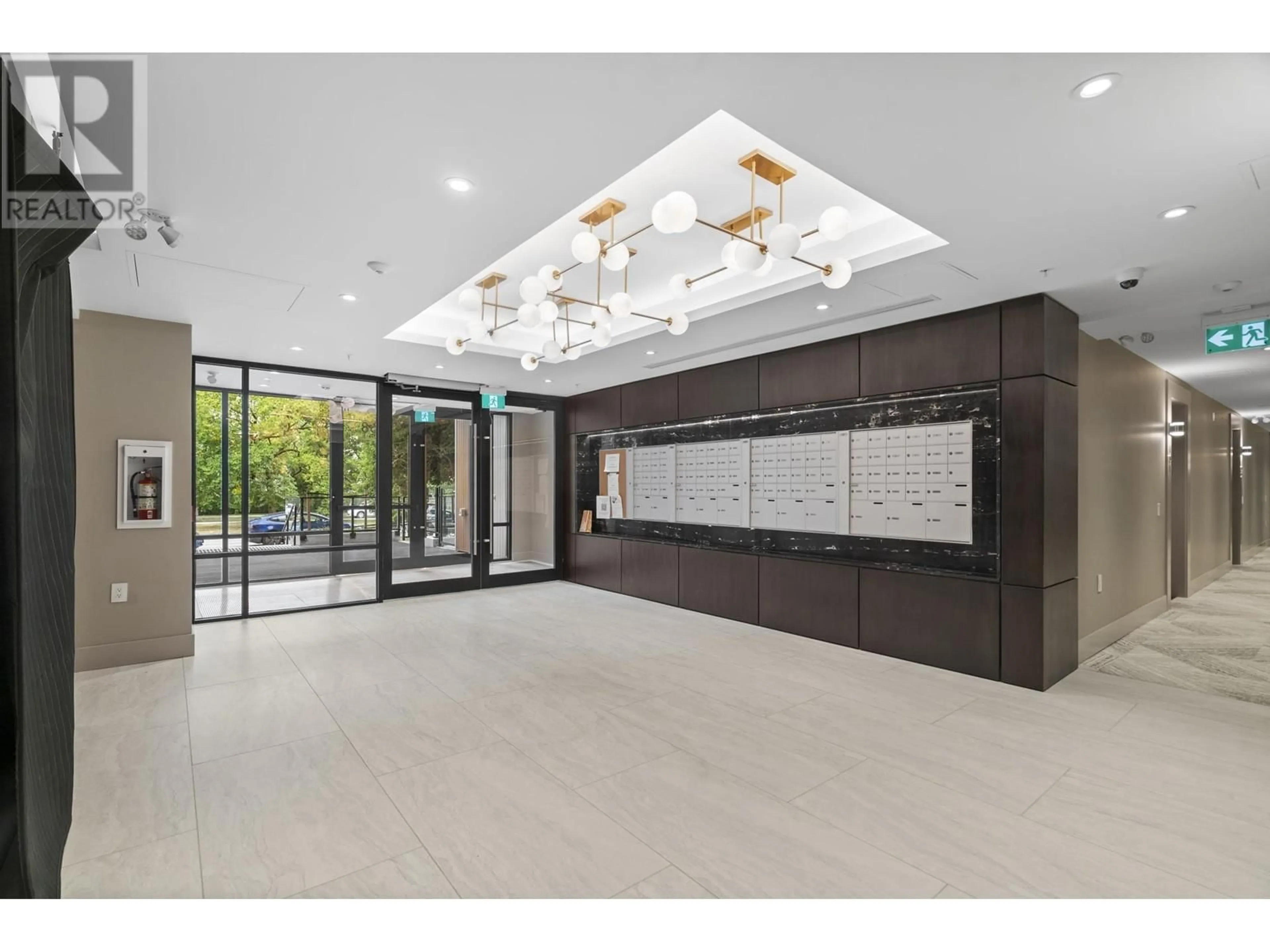 Indoor foyer, ceramic floors for 506 5168 CAMBIE STREET, Vancouver British Columbia V5Z0K7