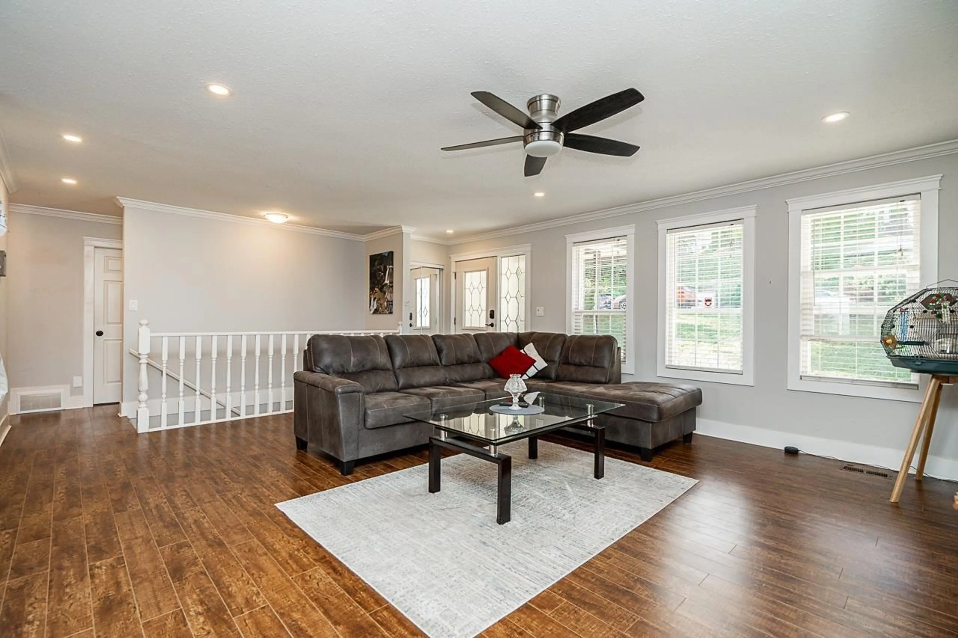 Living room, wood floors for 35366 ROCKWELL DRIVE, Abbotsford British Columbia V3G2C9