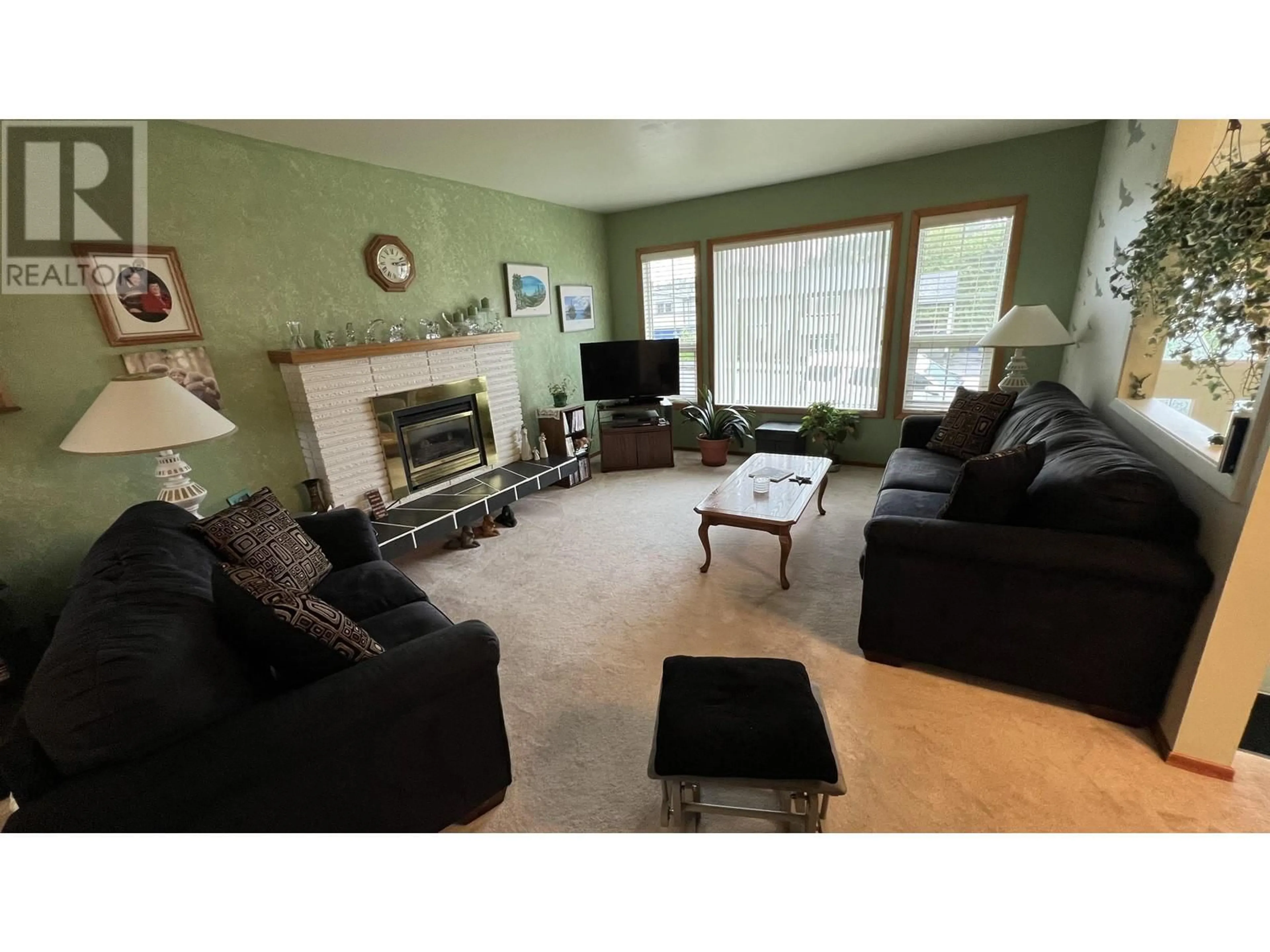 Living room, wood floors for 1634 INDIA AVENUE, Prince Rupert British Columbia V8J2Y3