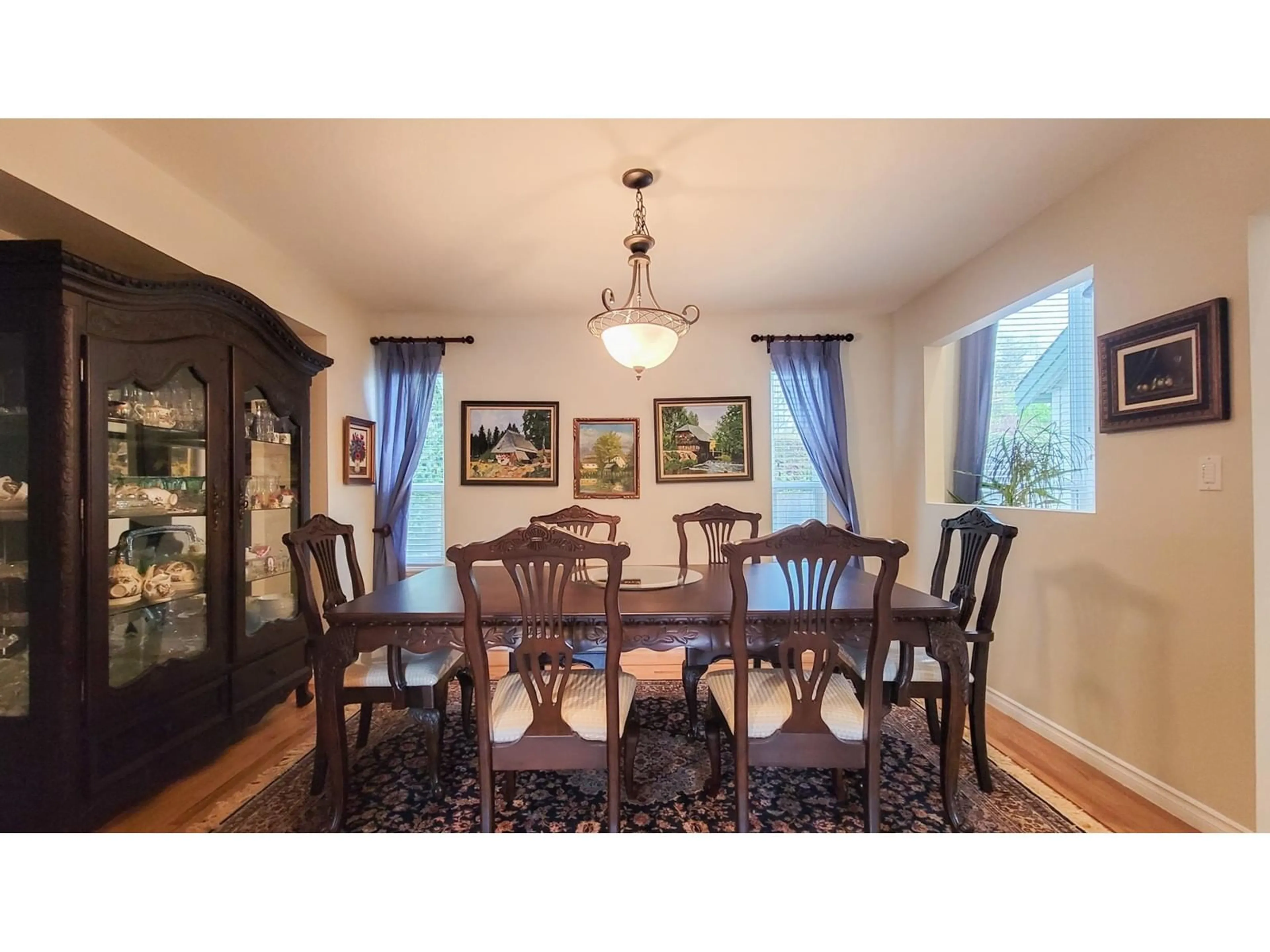 Dining room, wood floors for 5958 168A STREET, Surrey British Columbia V3S9A3