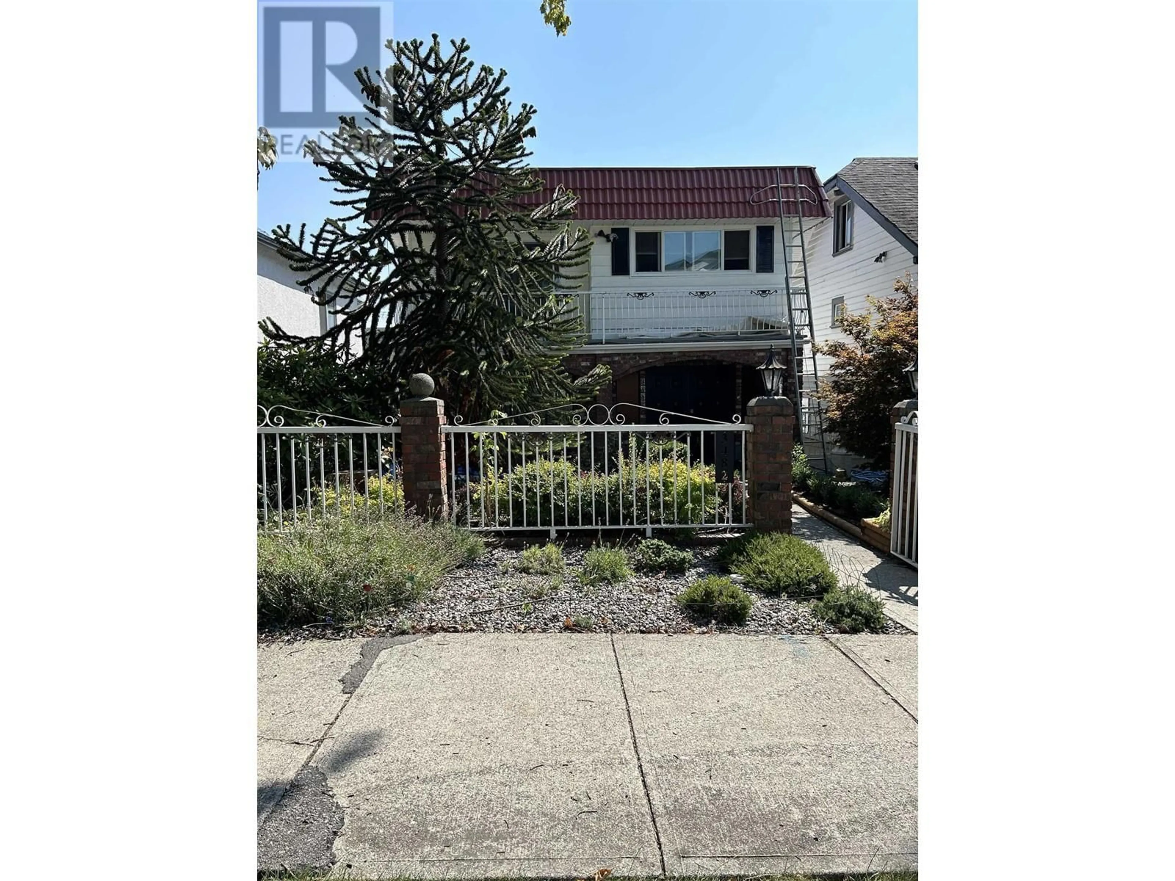 Frontside or backside of a home, the fenced backyard for 3482 FRANKLIN STREET, Vancouver British Columbia V5K1Y3