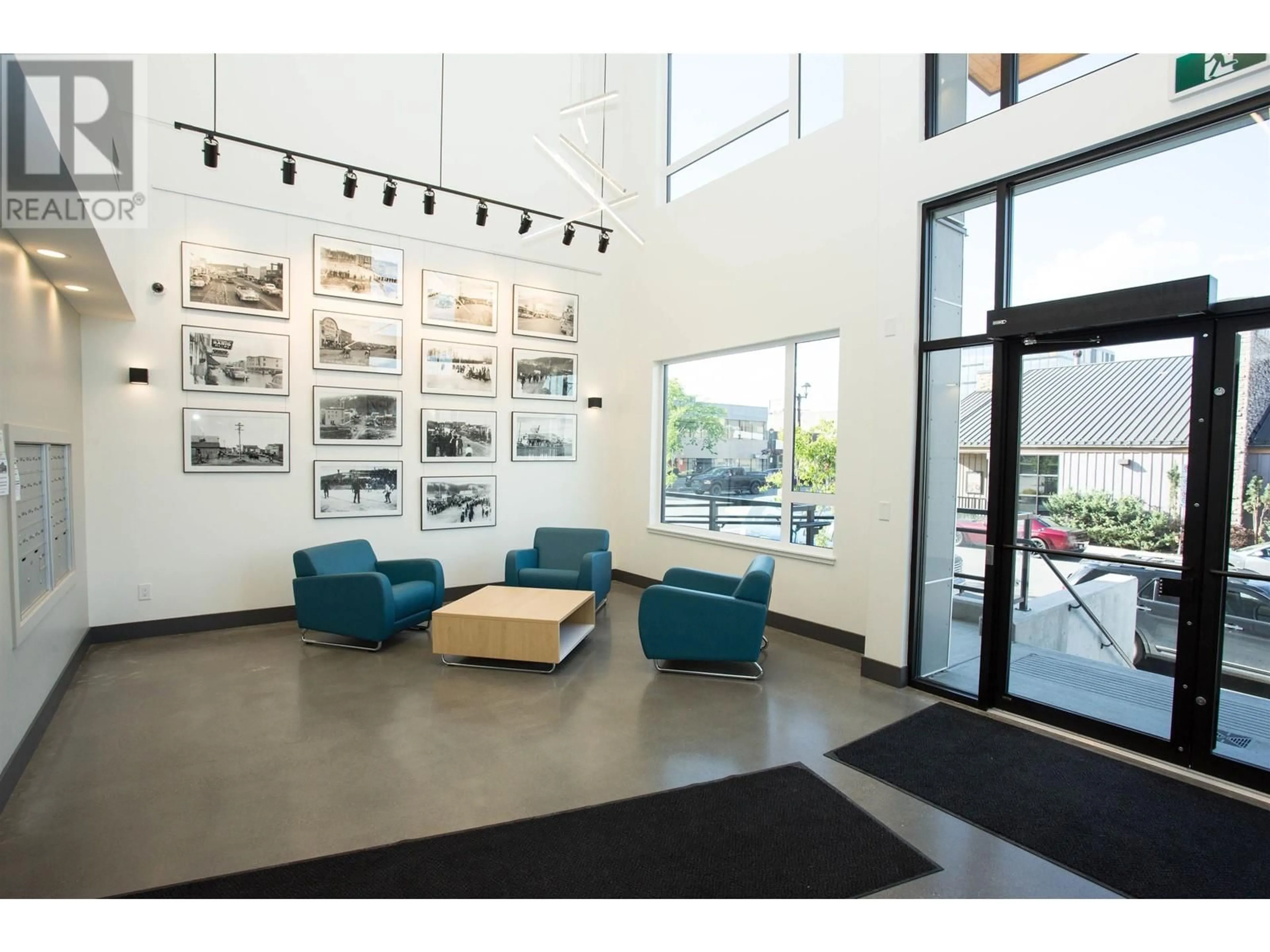 Indoor lobby, ceramic floors for 201 1087 6TH AVENUE, Prince George British Columbia V2L0E5