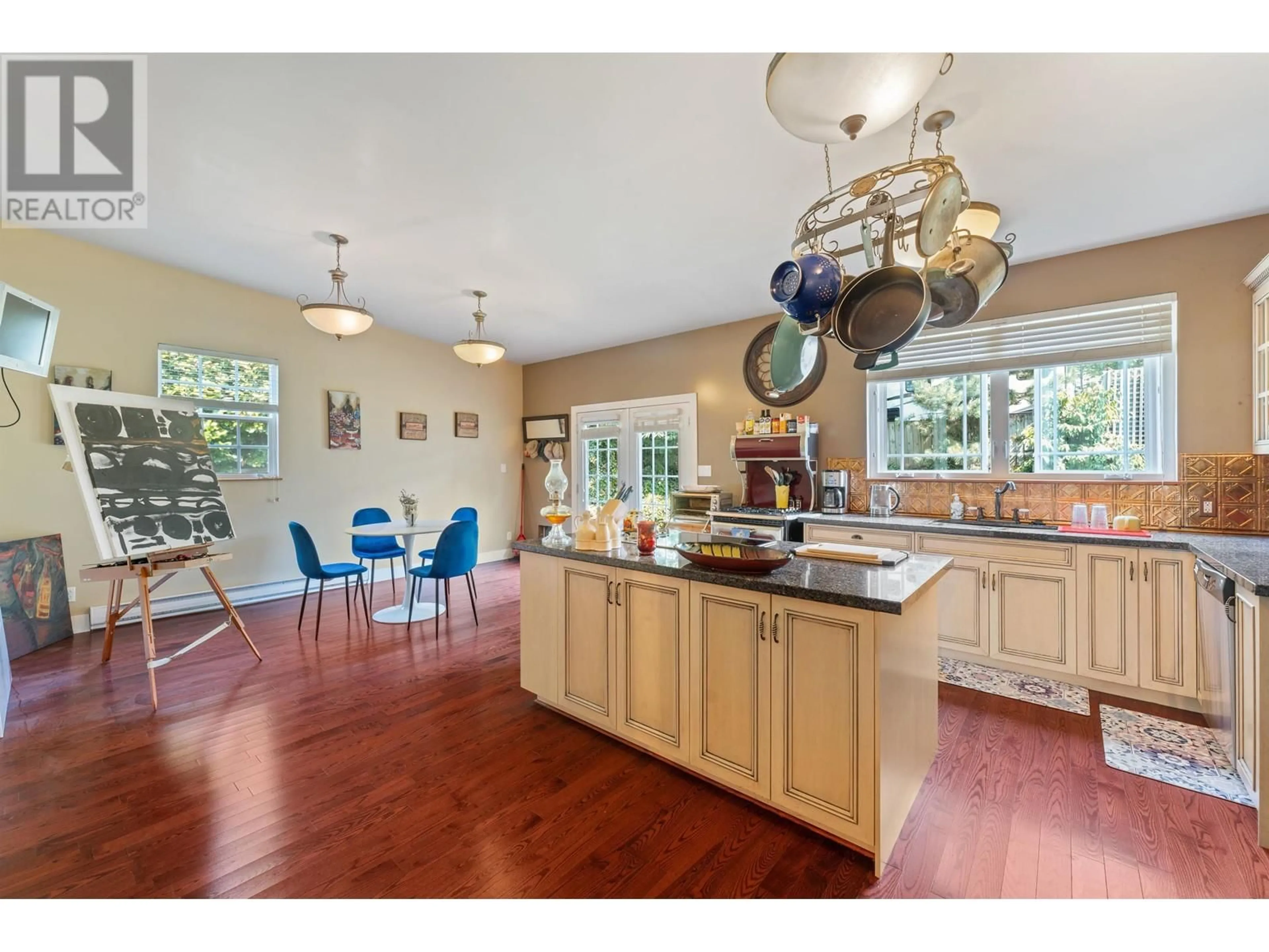 Open concept kitchen, ceramic/tile floor for 316 LAVAL SQUARE, Coquitlam British Columbia V3K2C8