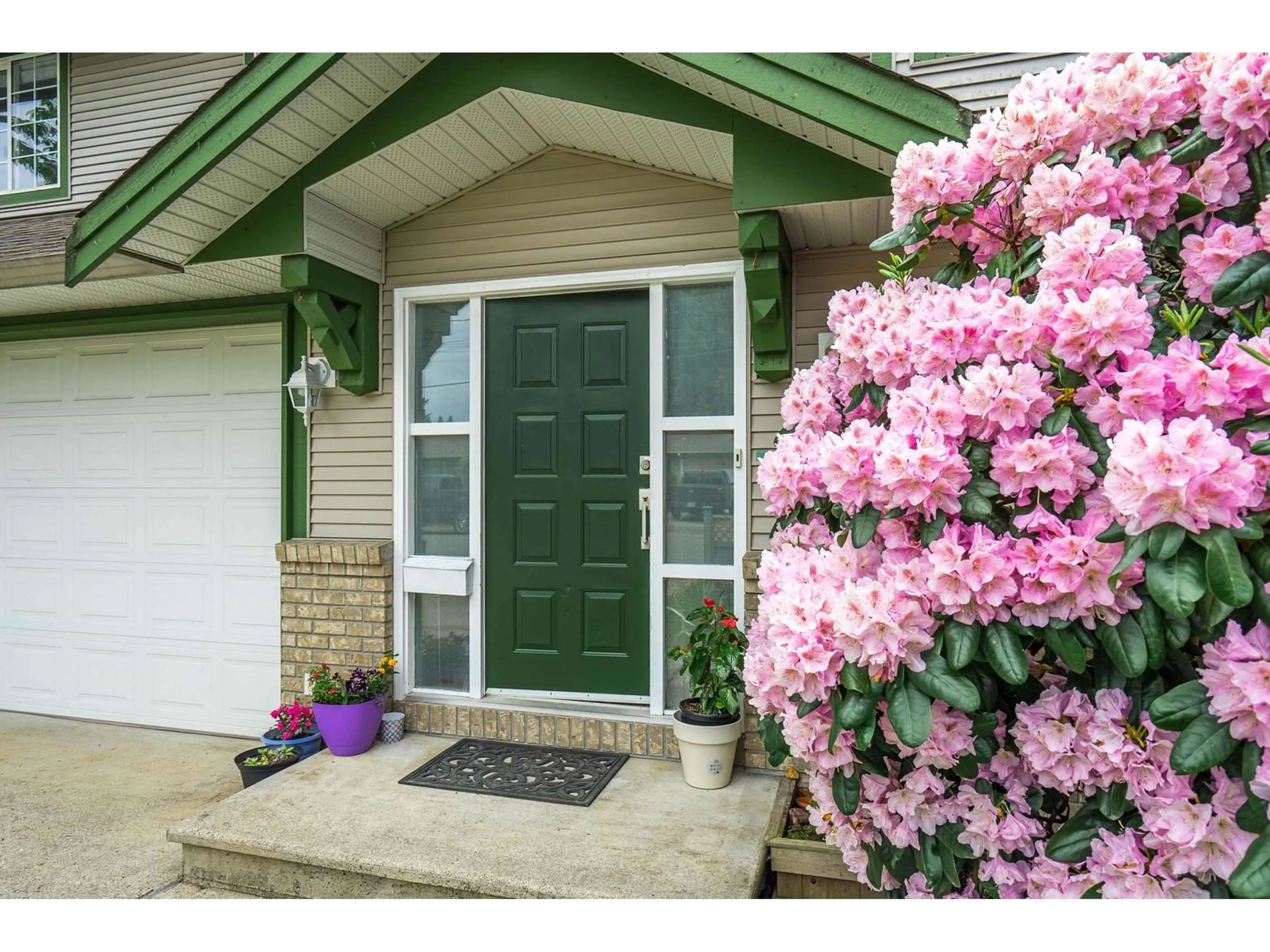 Indoor entryway for 20842 52 AVENUE, Langley British Columbia V3A3T6