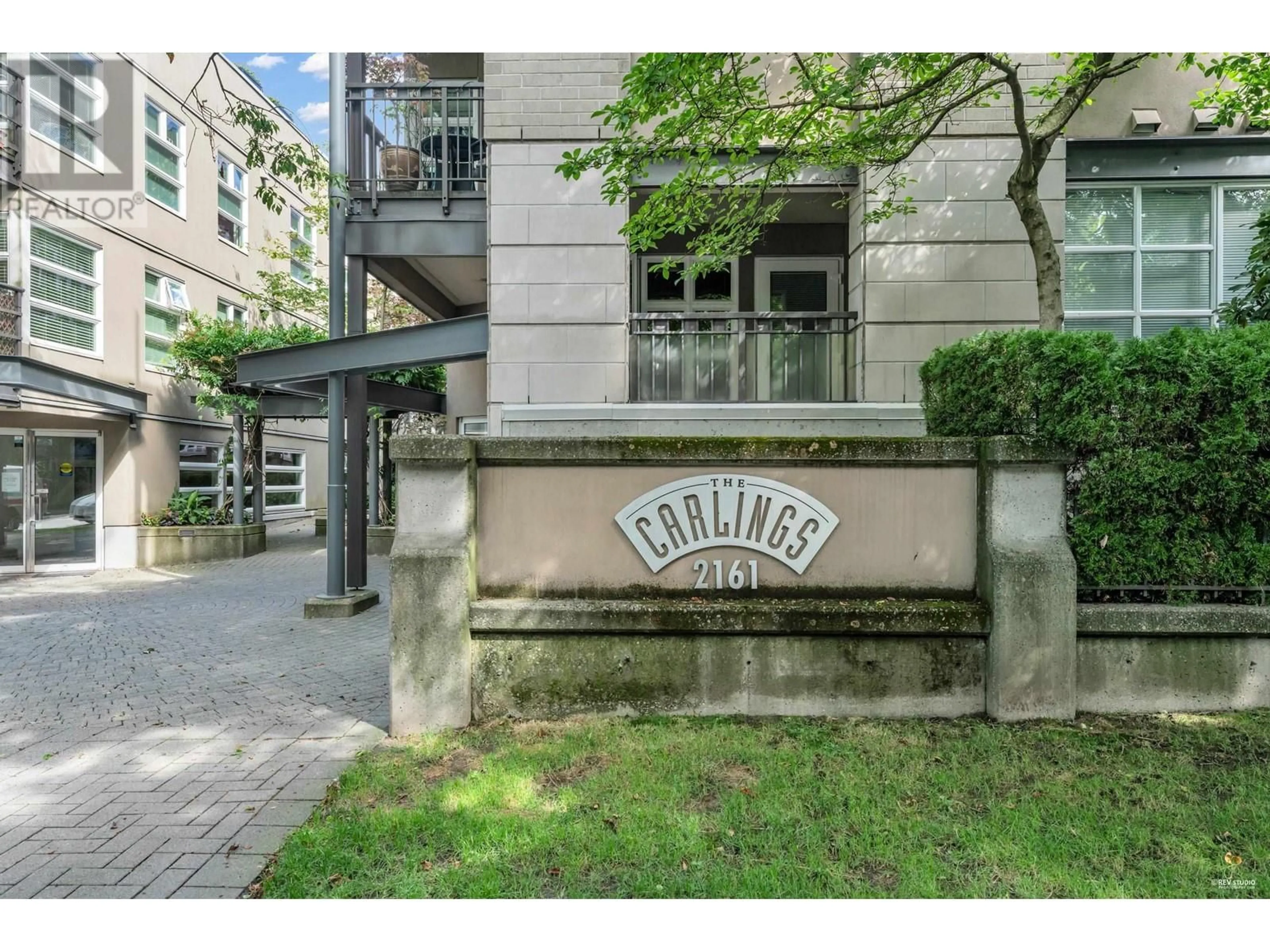 A pic from exterior of the house or condo, the front or back of building for 403 2161 W 12TH AVENUE, Vancouver British Columbia V6K4S7