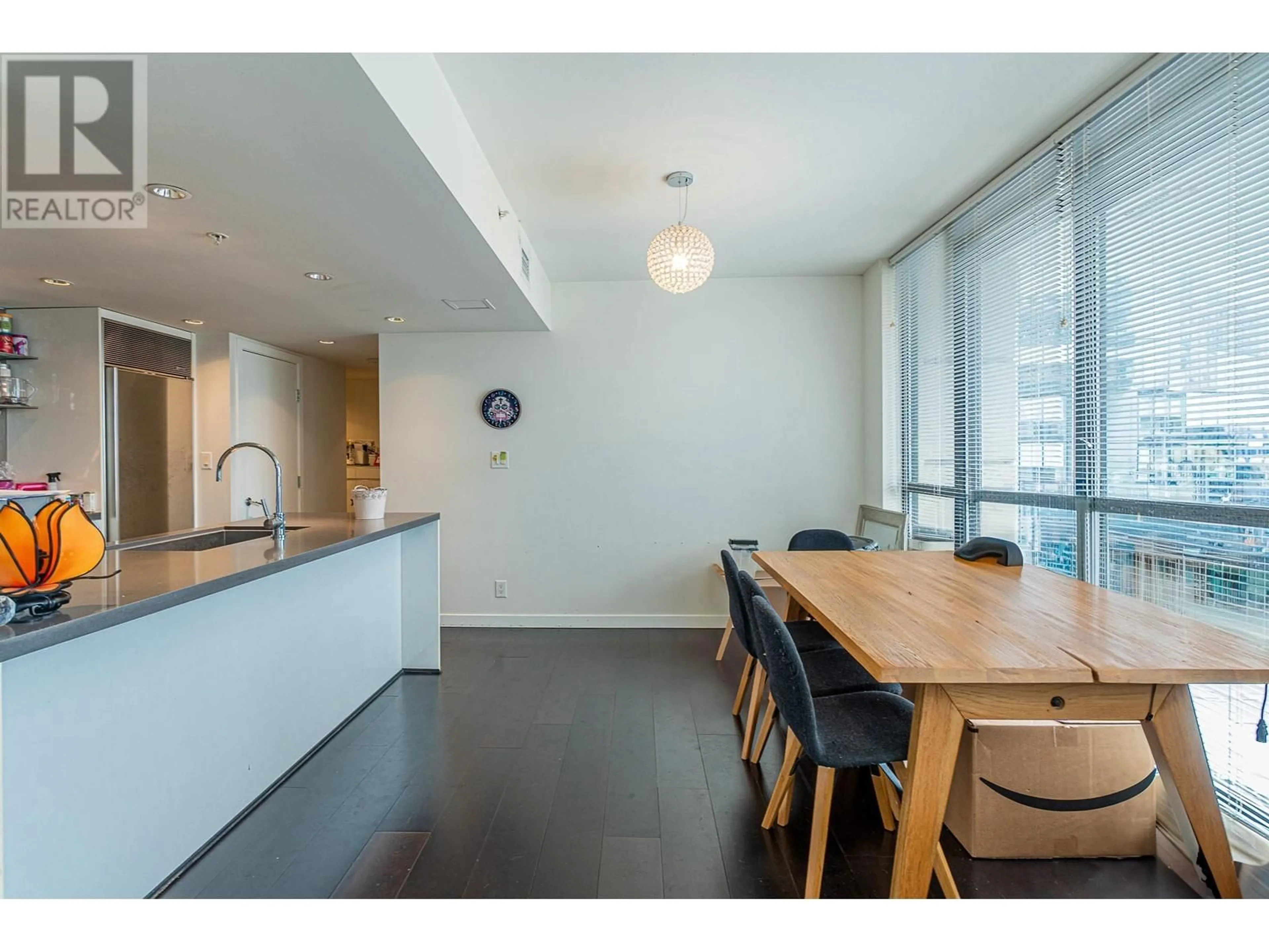 Kitchen, wood floors for 1601 788 RICHARDS STREET, Vancouver British Columbia V6B0C7