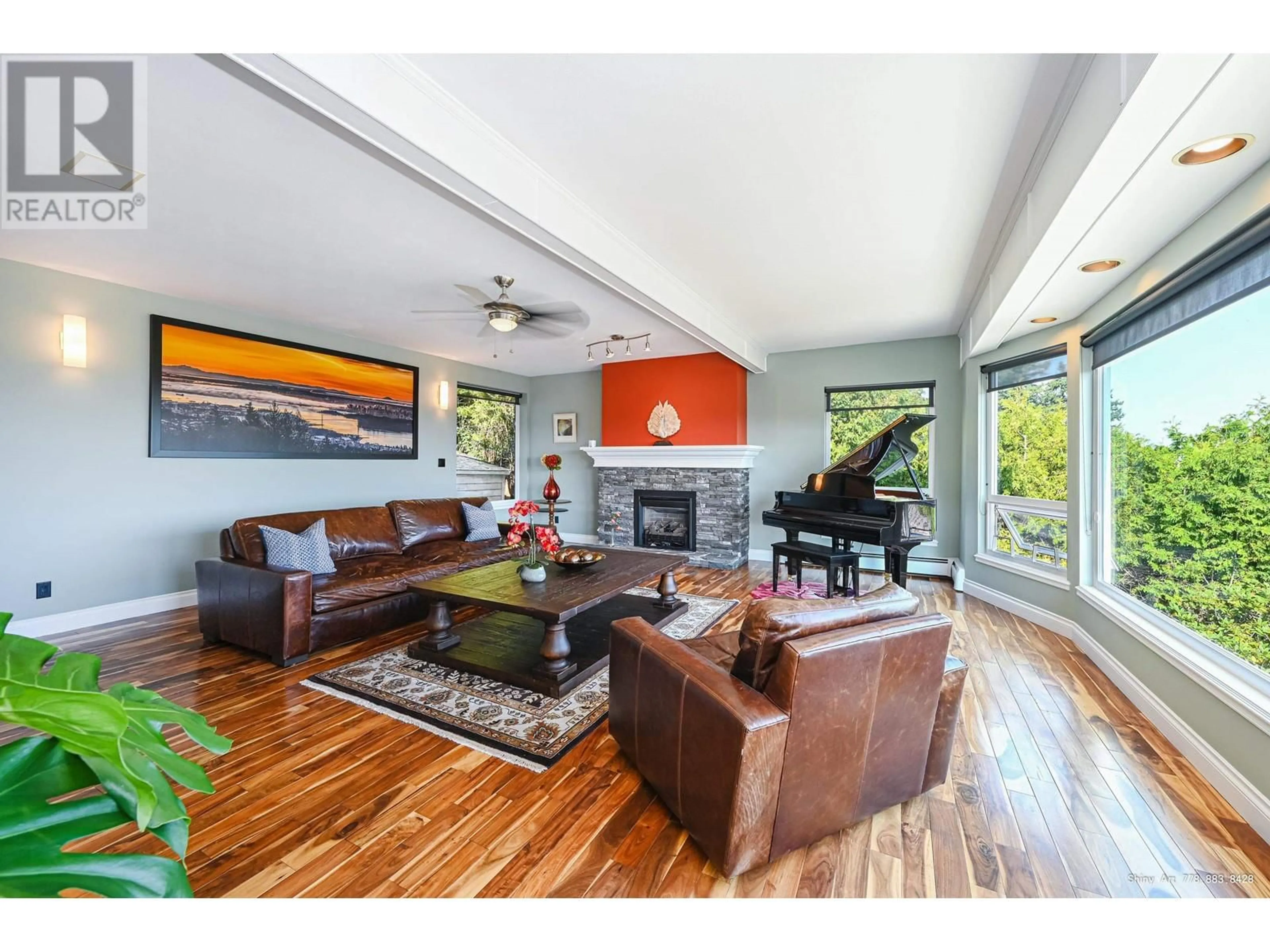 Living room, wood floors for 163 WOODLAND DRIVE, Delta British Columbia V4L2H7