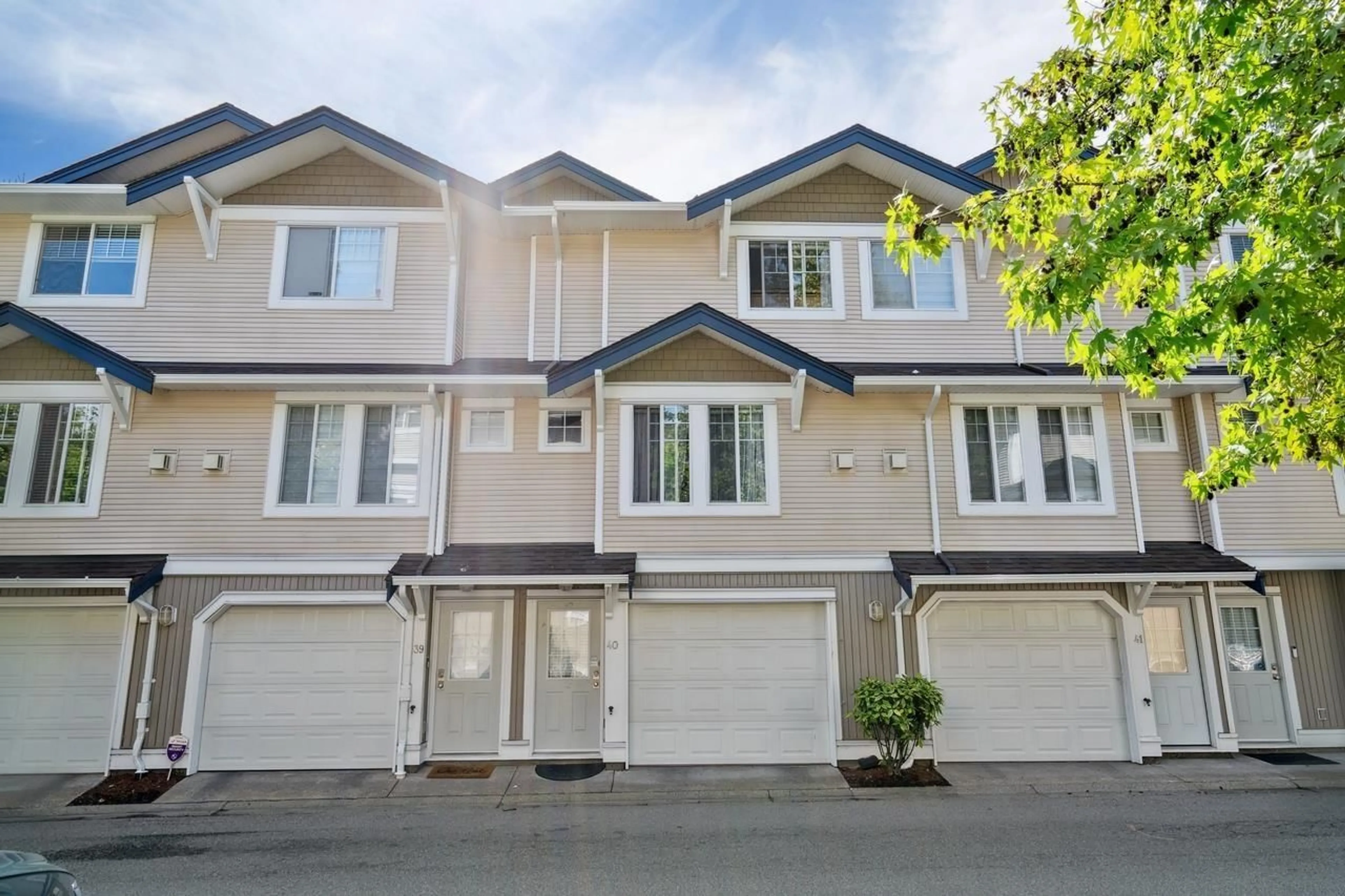 A pic from exterior of the house or condo, the street view for 40 6533 121 STREET, Surrey British Columbia V3W1M5