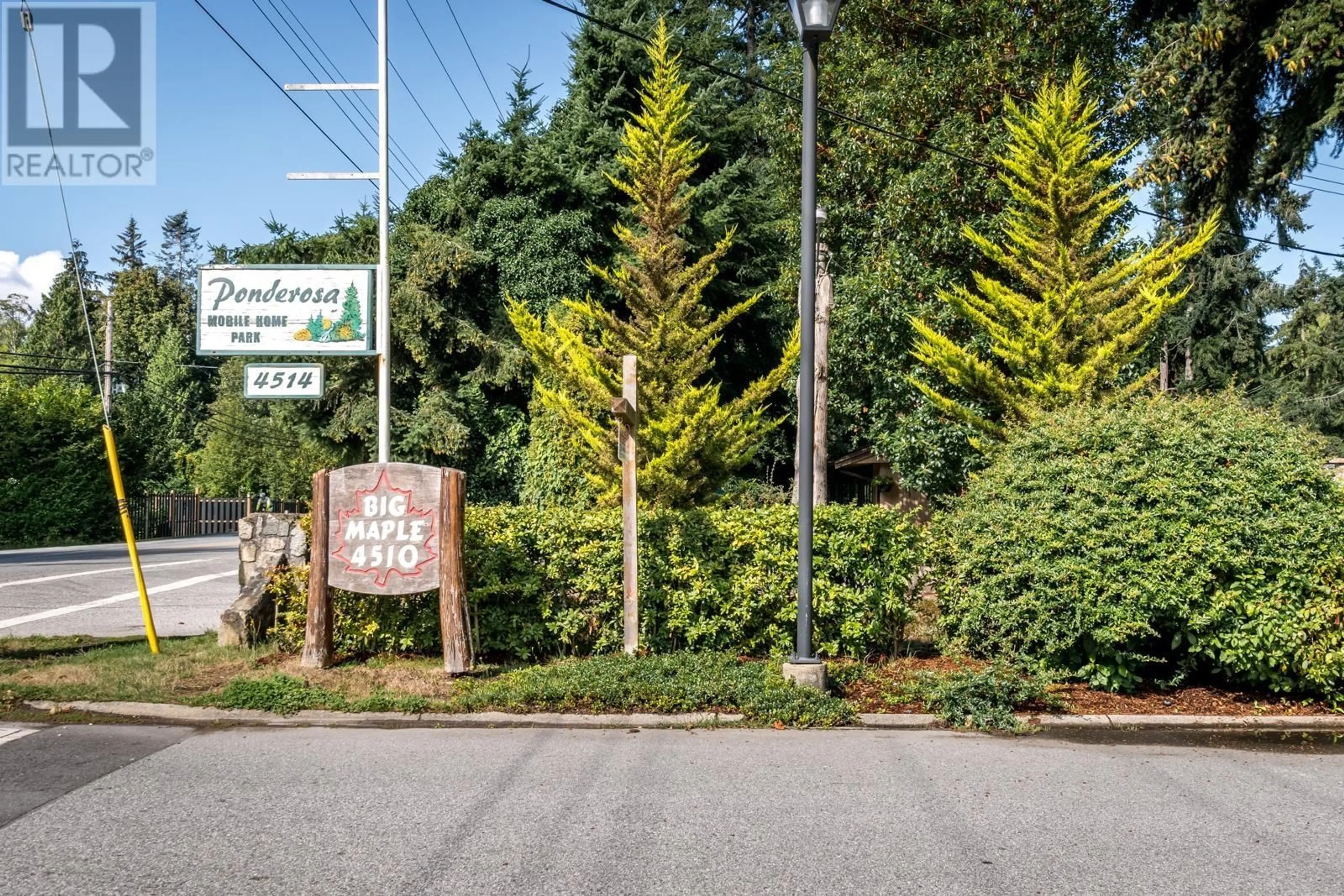 Patio, the street view for 101 4510 SUNSHINE COAST HIGHWAY, Sechelt British Columbia V7Z0T5