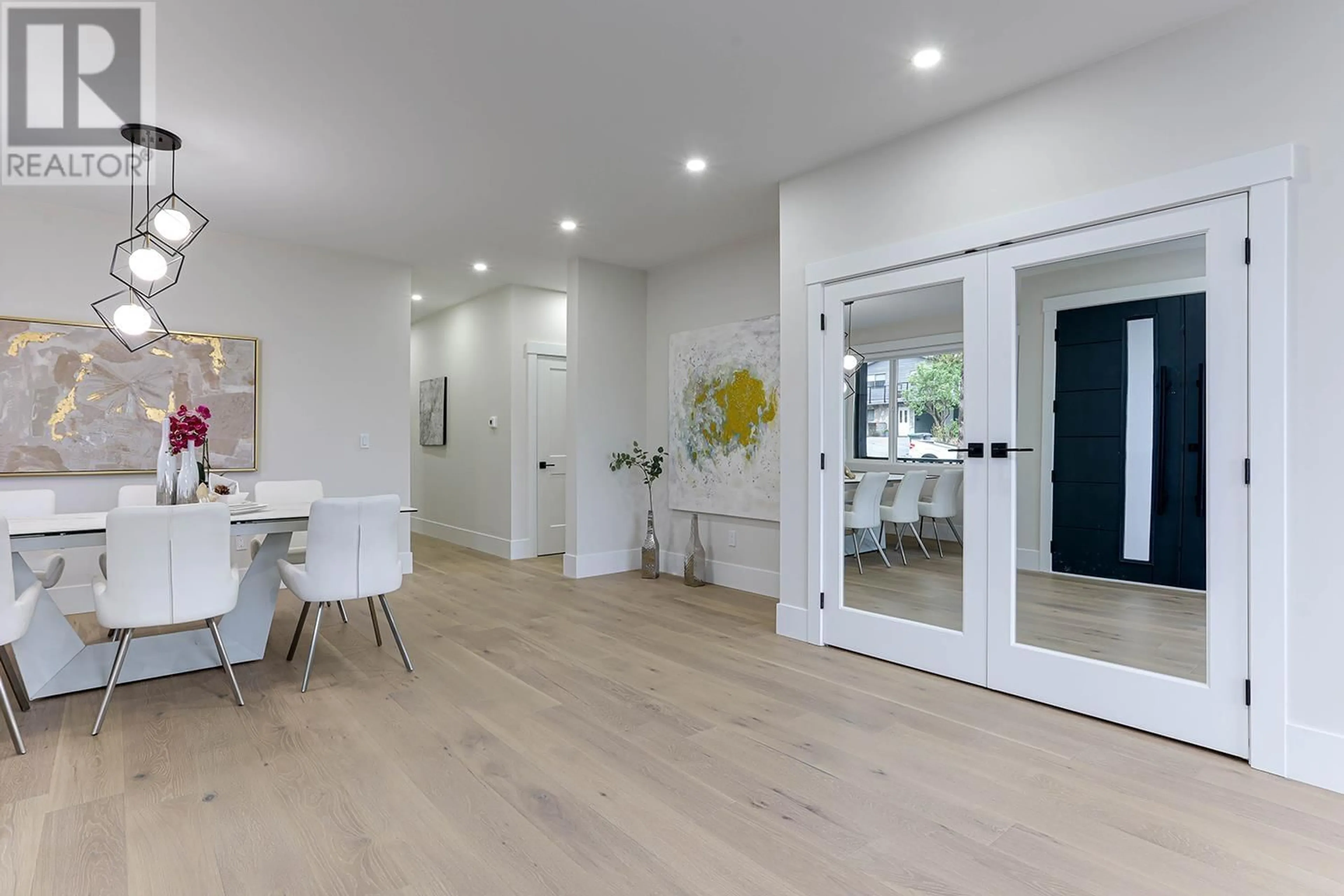 Indoor entryway, wood floors for 1930 KAPTEY AVENUE, Coquitlam British Columbia V3K6P1