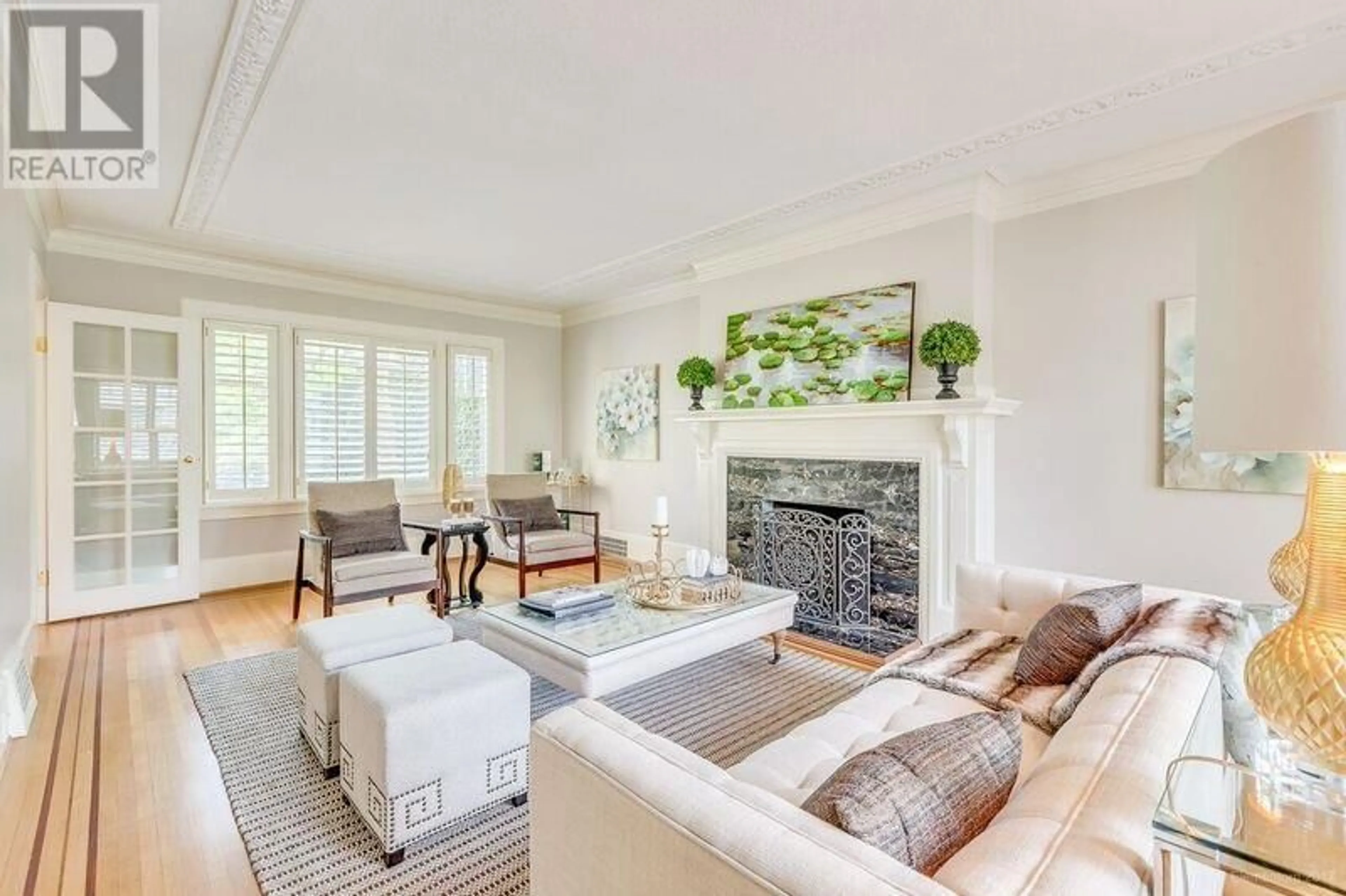 Living room, wood floors for 1122 W 27TH AVENUE, Vancouver British Columbia V6H2B8