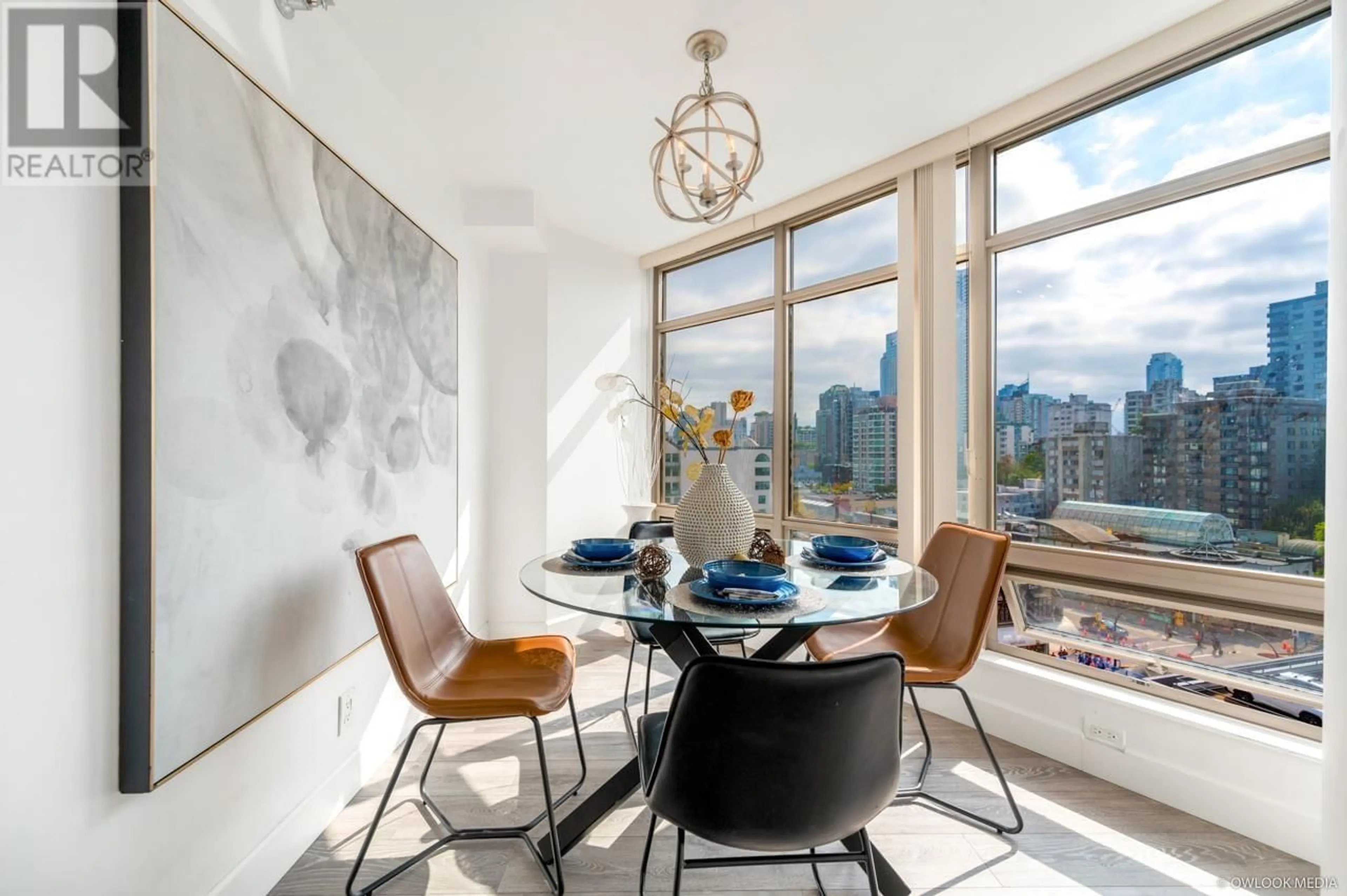 Dining room, ceramic floors, mountain for 902 1200 ALBERNI STREET, Vancouver British Columbia V6E1A6