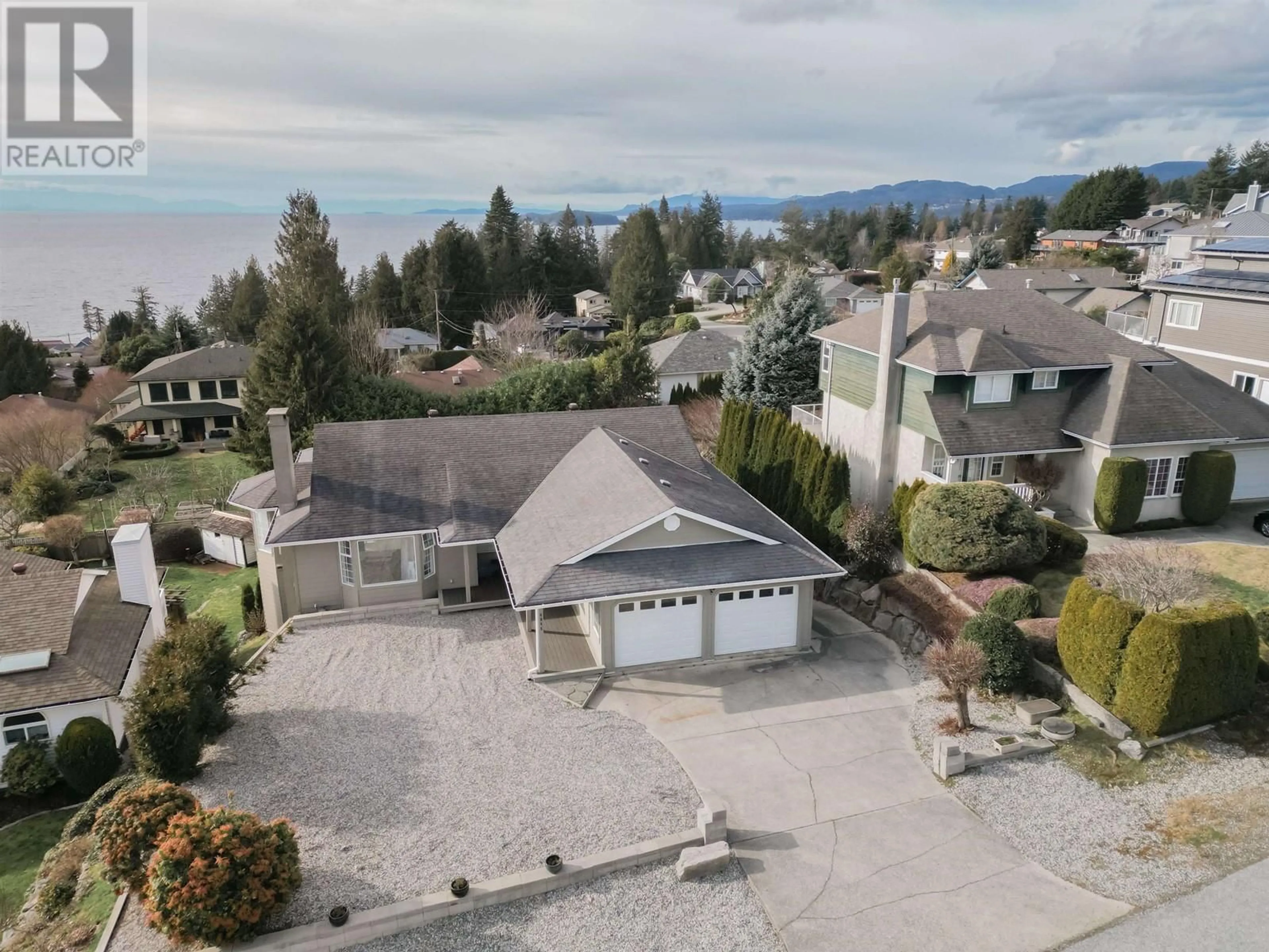 Frontside or backside of a home, the street view for 4845 BLUEGROUSE DRIVE, Sechelt British Columbia V7Z0G4