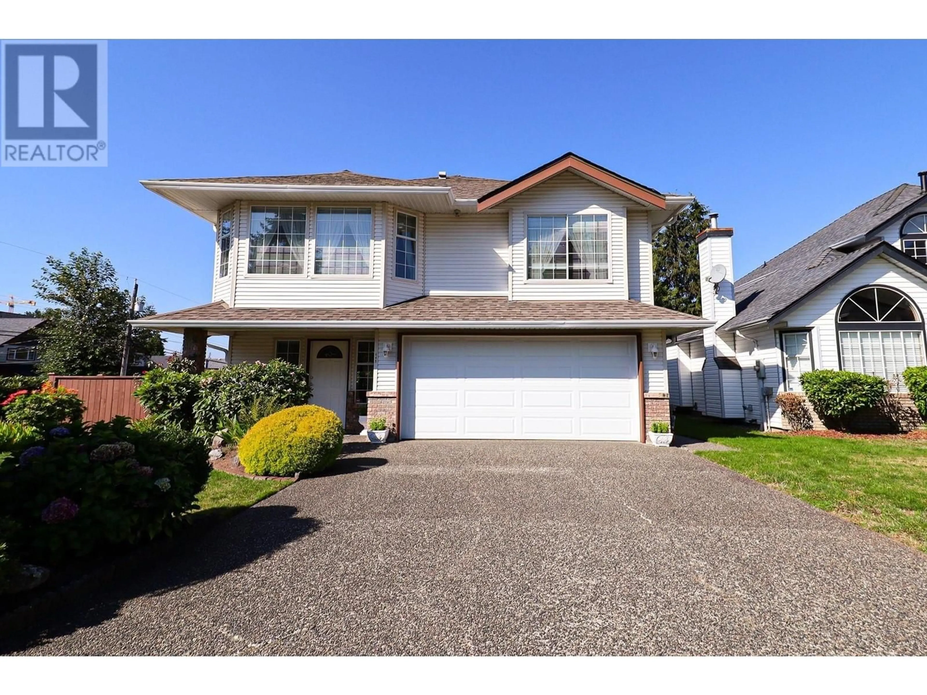 Frontside or backside of a home for 645 THOMPSON AVENUE, Coquitlam British Columbia V3J3Z9