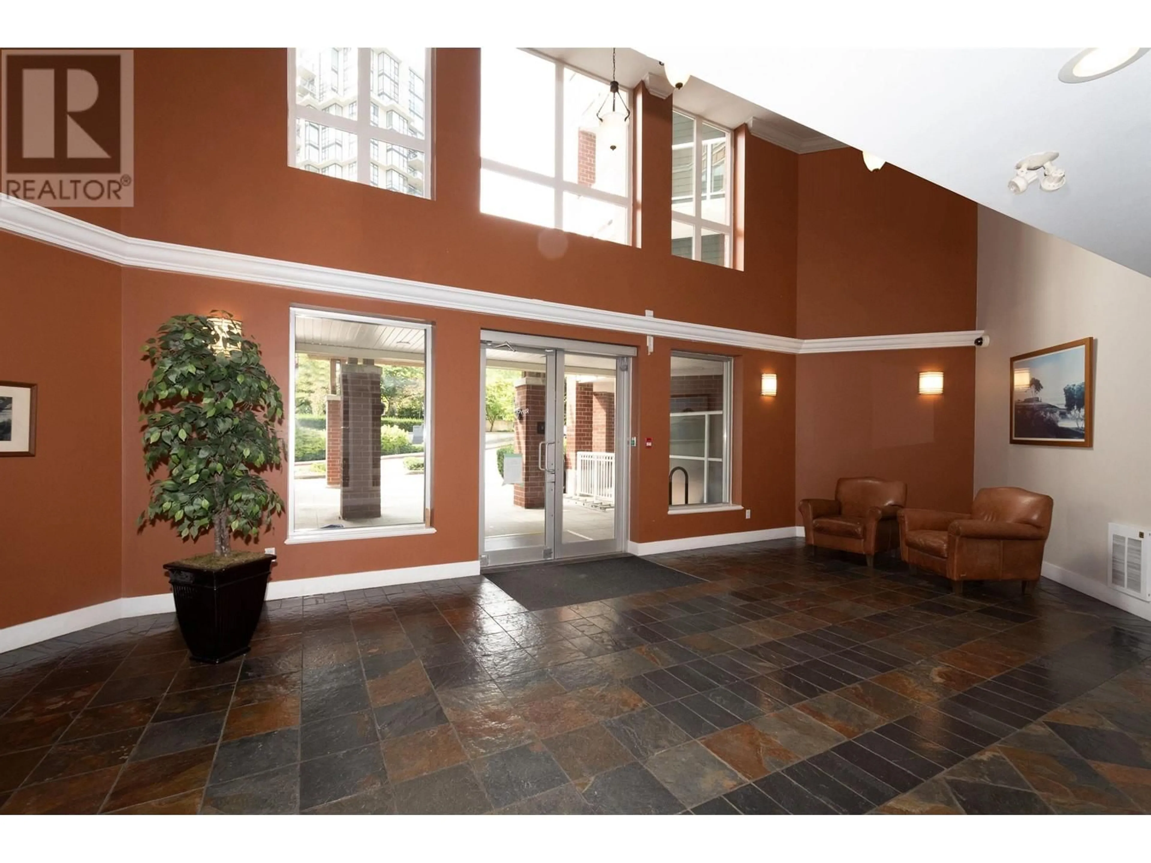 Indoor lobby, unknown floor for 502 14 E ROYAL AVENUE, New Westminster British Columbia V3L5W5