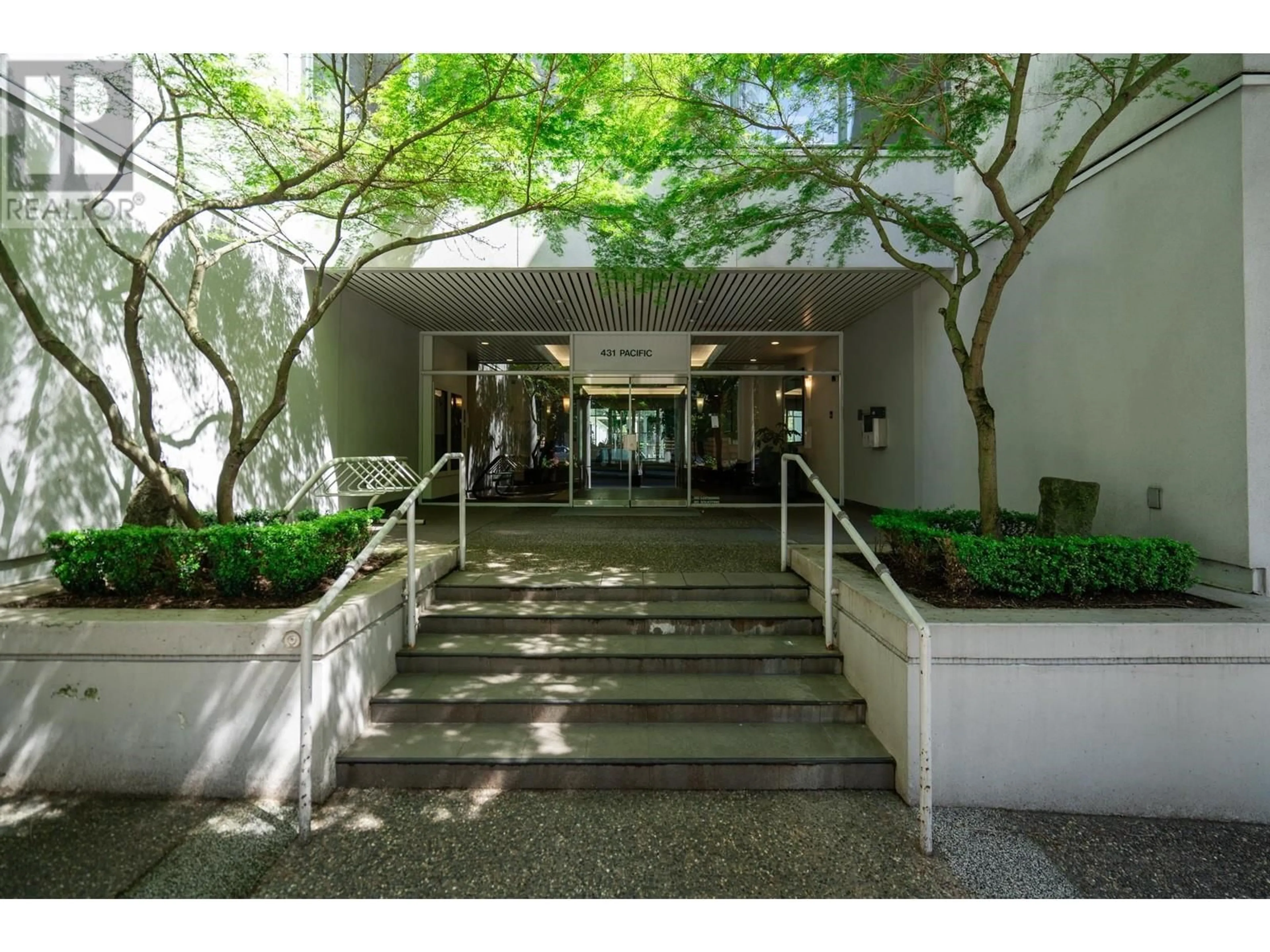 Indoor foyer for A505 431 PACIFIC STREET, Vancouver British Columbia V6Z2P6