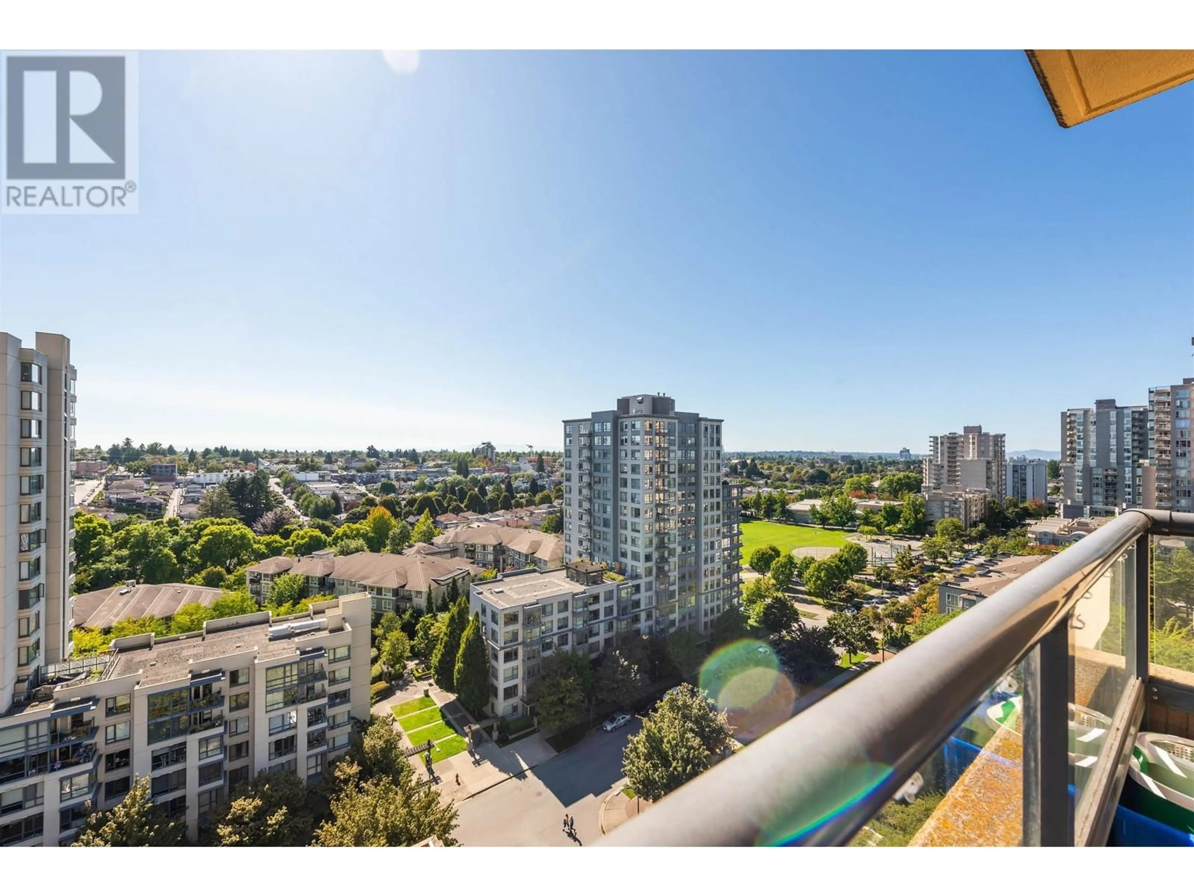 A pic from exterior of the house or condo, the view of city buildings for 1605 5288 MELBOURNE STREET, Vancouver British Columbia V5R6E6