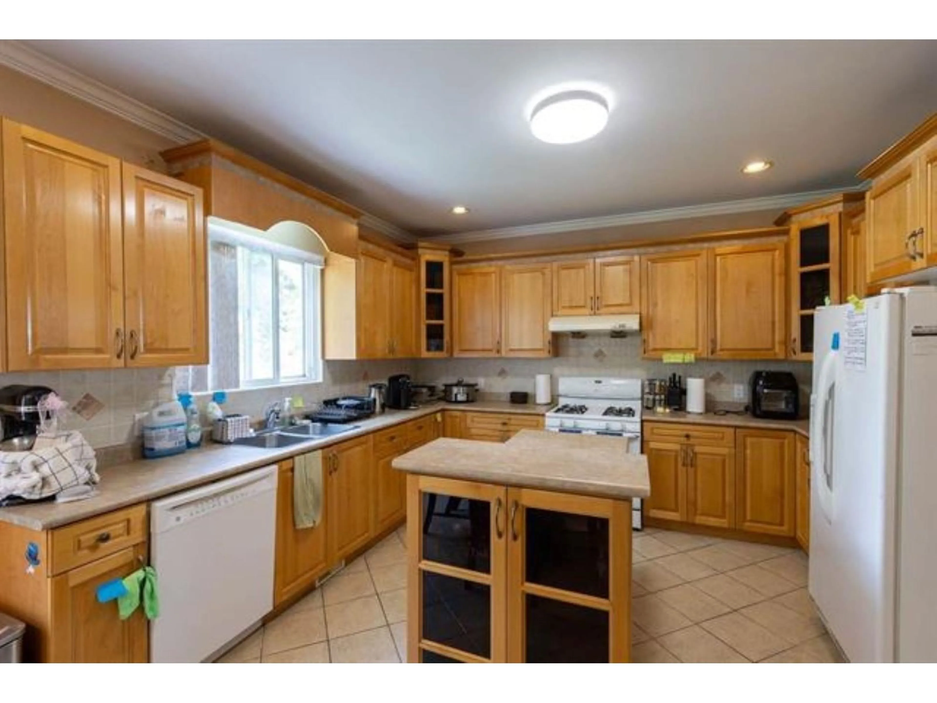 Kitchen, wood floors for 11548 CURRIE DRIVE, Surrey British Columbia V3R8E1