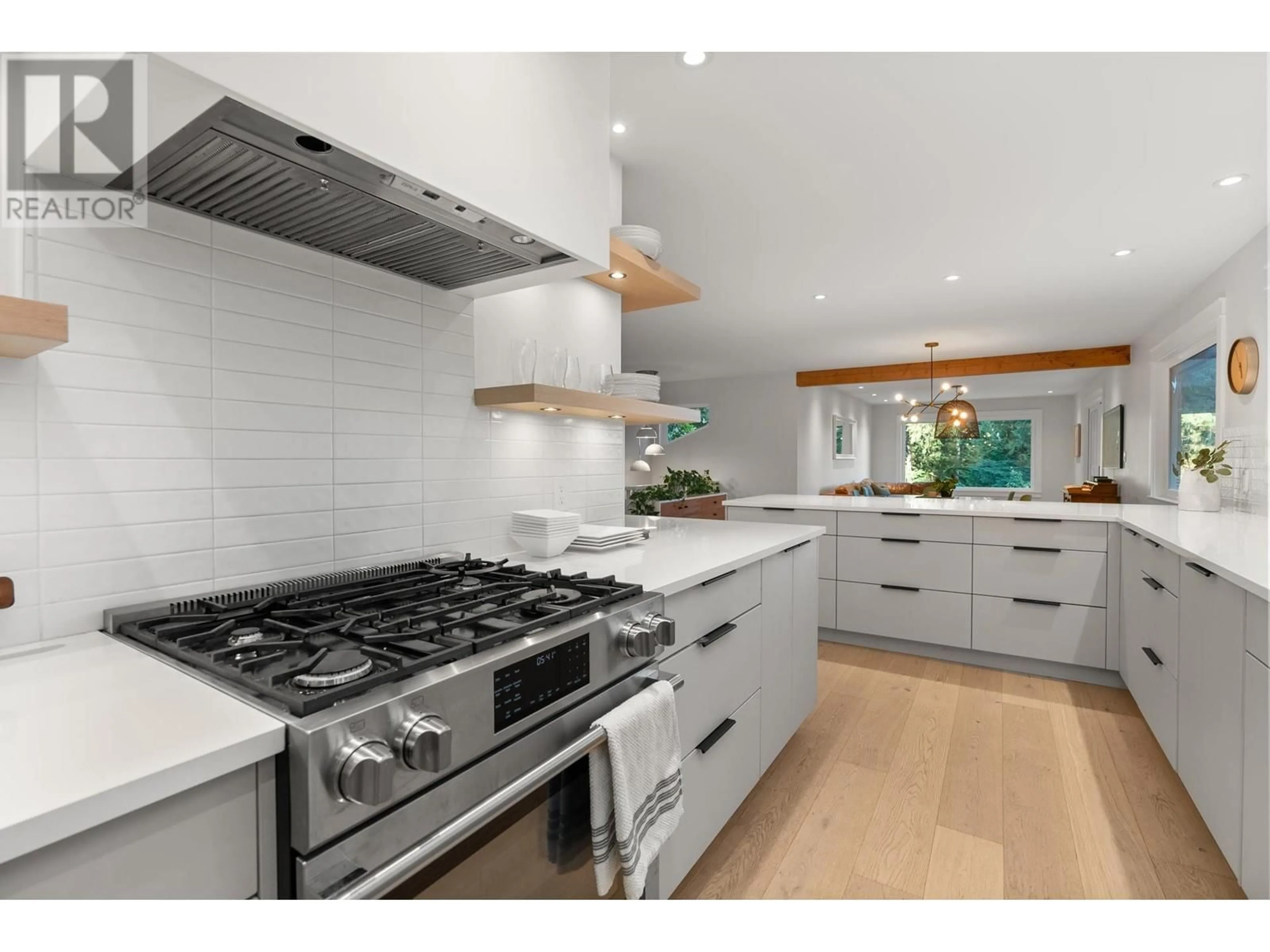 Contemporary kitchen, wood floors, cottage for 2575 CALEDONIA AVENUE, North Vancouver British Columbia V7G1T8