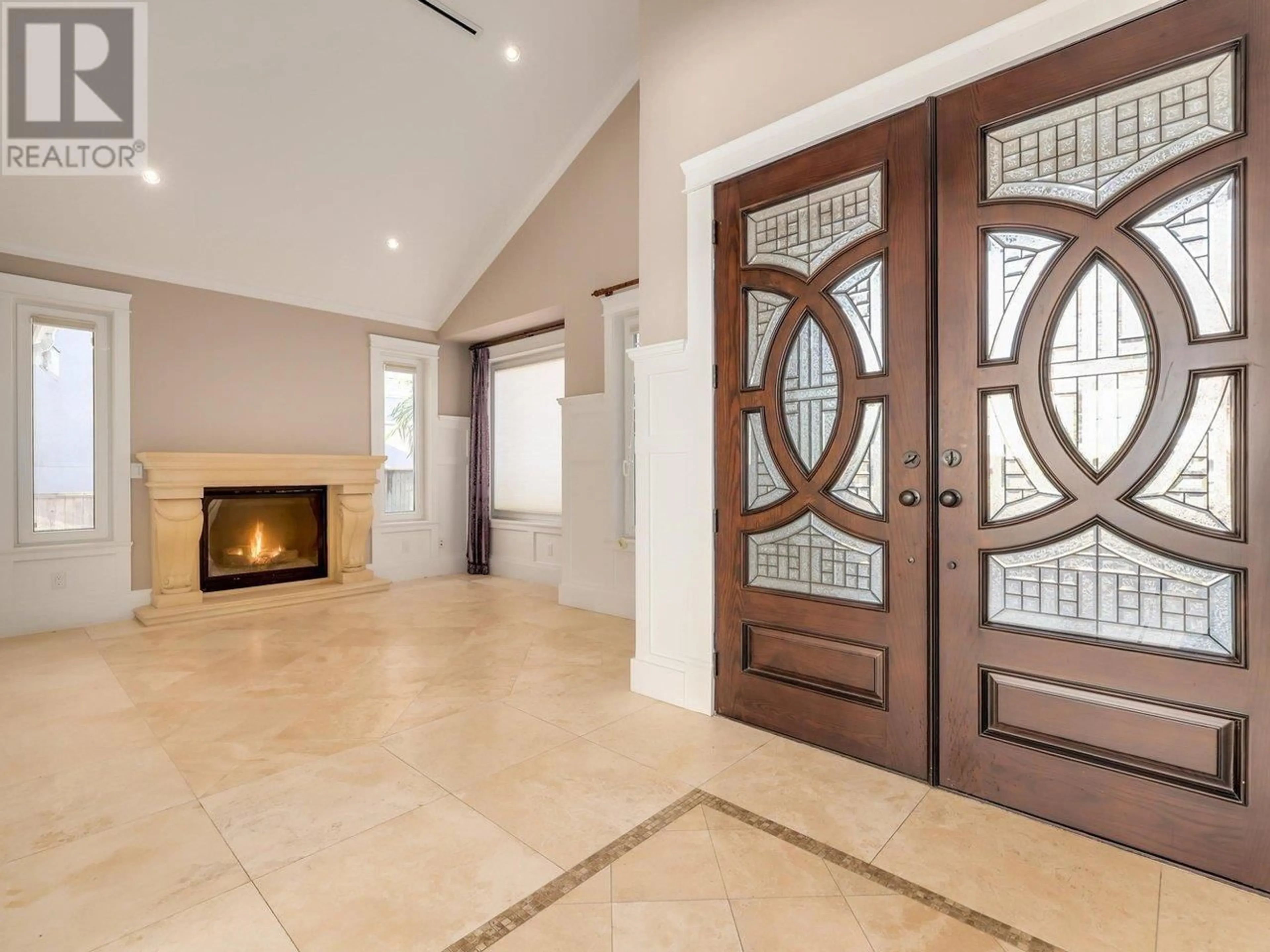 Indoor entryway for 6296 AUBREY STREET, Burnaby British Columbia V5B2E1