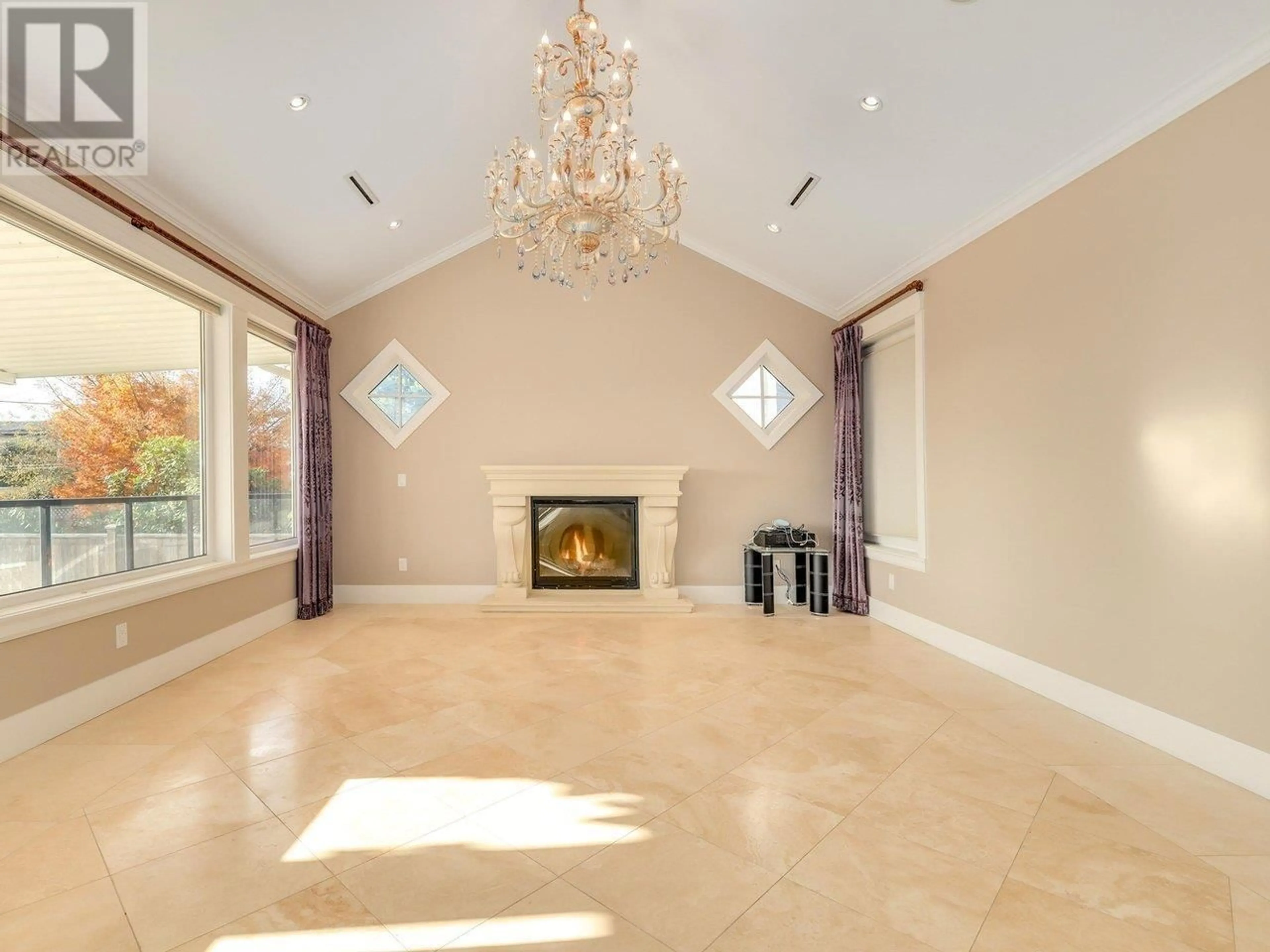 Unknown for 6296 AUBREY STREET, Burnaby British Columbia V5B2E1