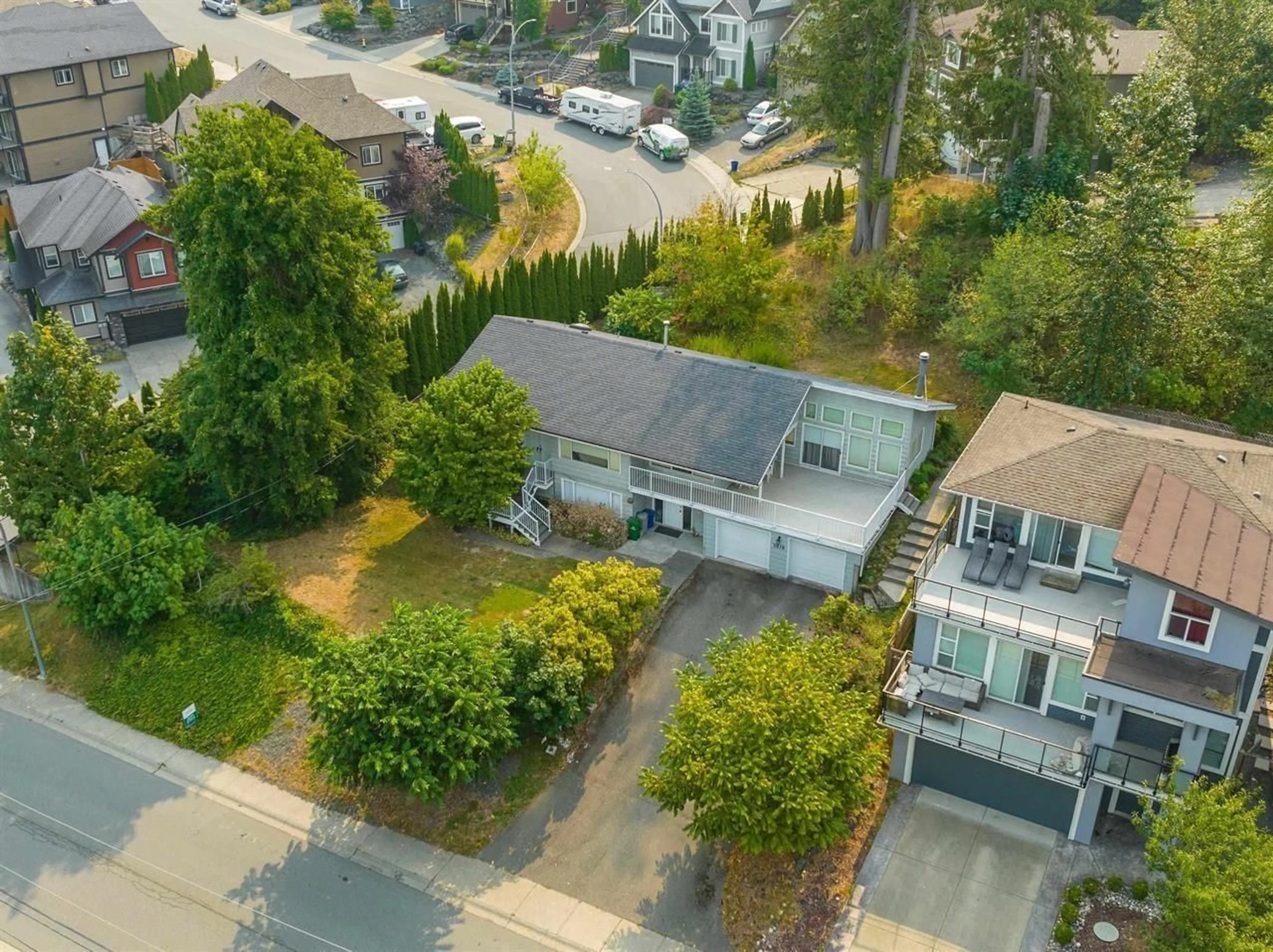 Frontside or backside of a home, the street view for 5870 JINKERSON ROAD, Chilliwack British Columbia V2R0C8