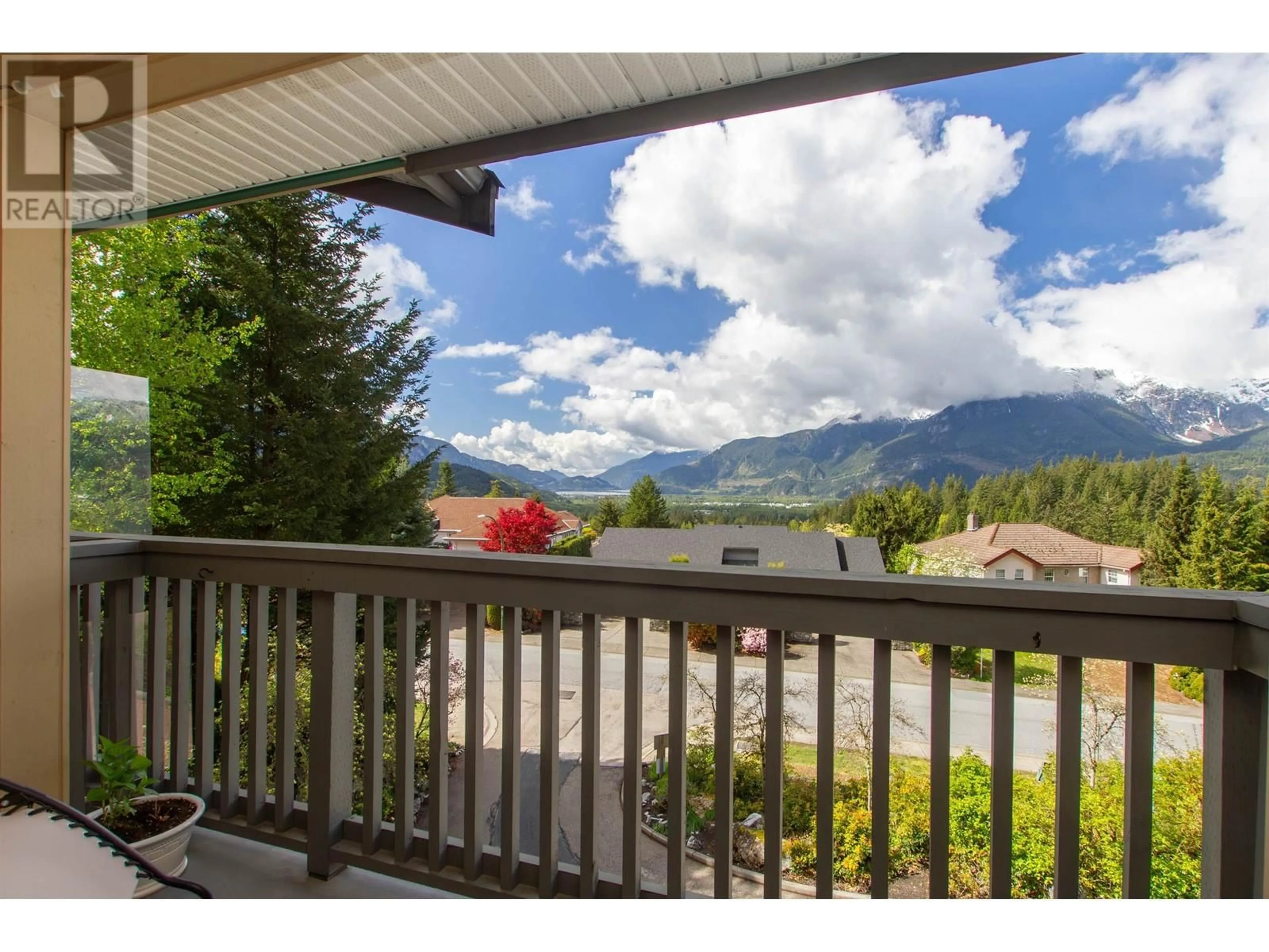 Balcony in the apartment, the view of mountain for 4 1026 GLACIER VIEW DRIVE, Squamish British Columbia V8B0G1