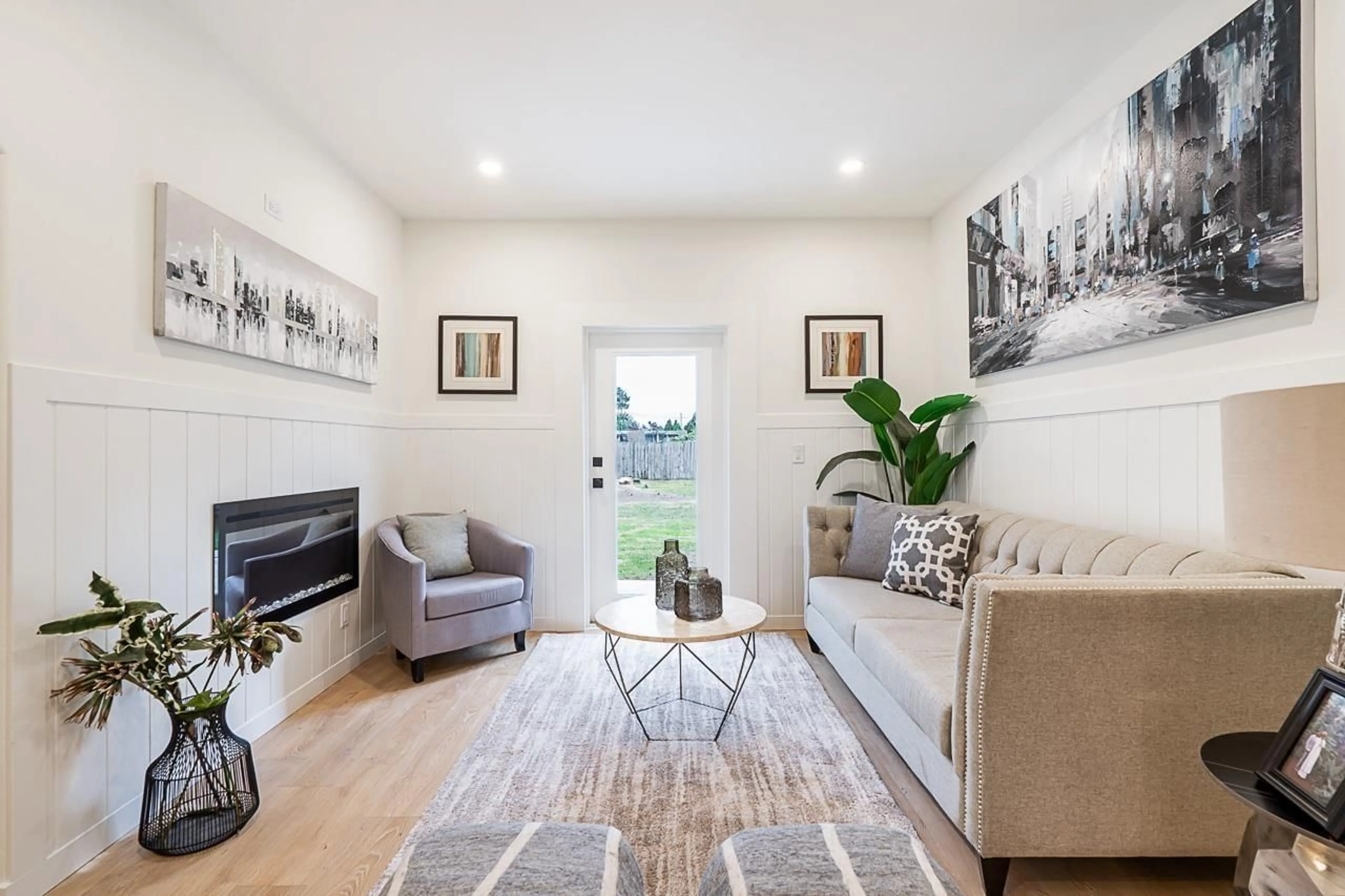 Living room, wood floors for 9709 HILLIER STREET, Chilliwack British Columbia V2P4K2