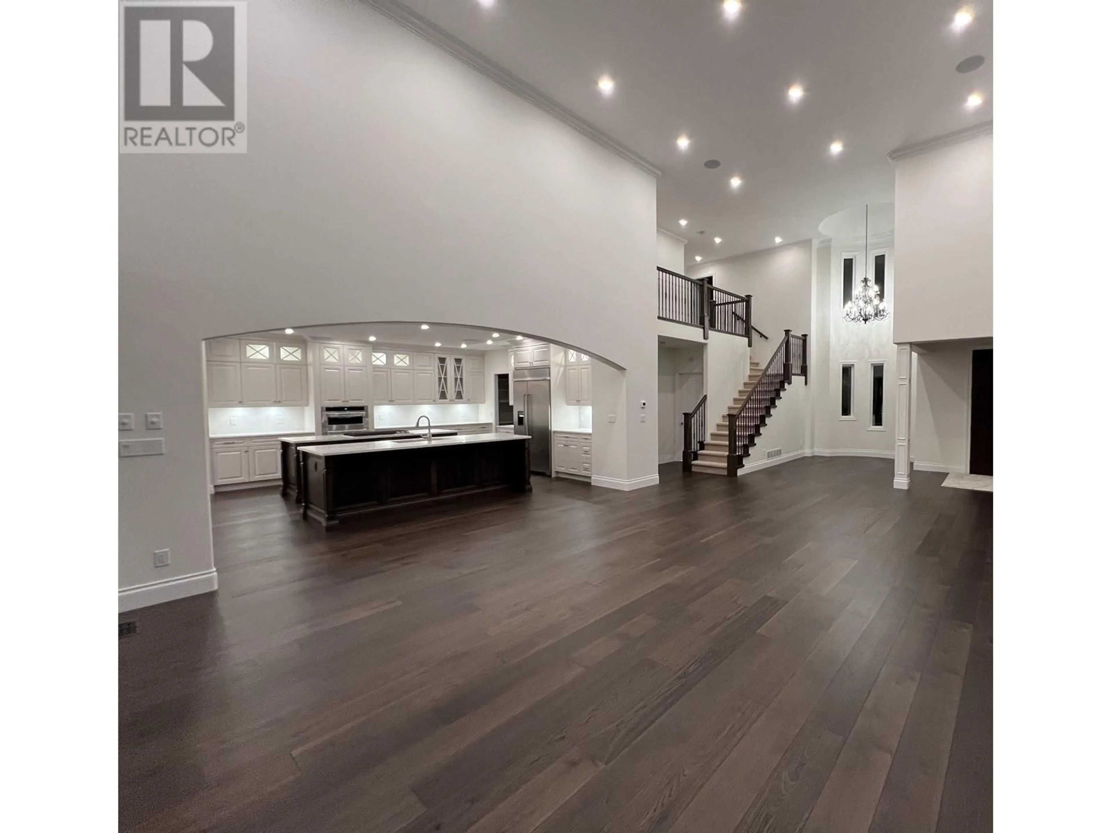 Indoor foyer, wood floors for 1213 COTTONWOOD AVENUE, Coquitlam British Columbia V3J2T4