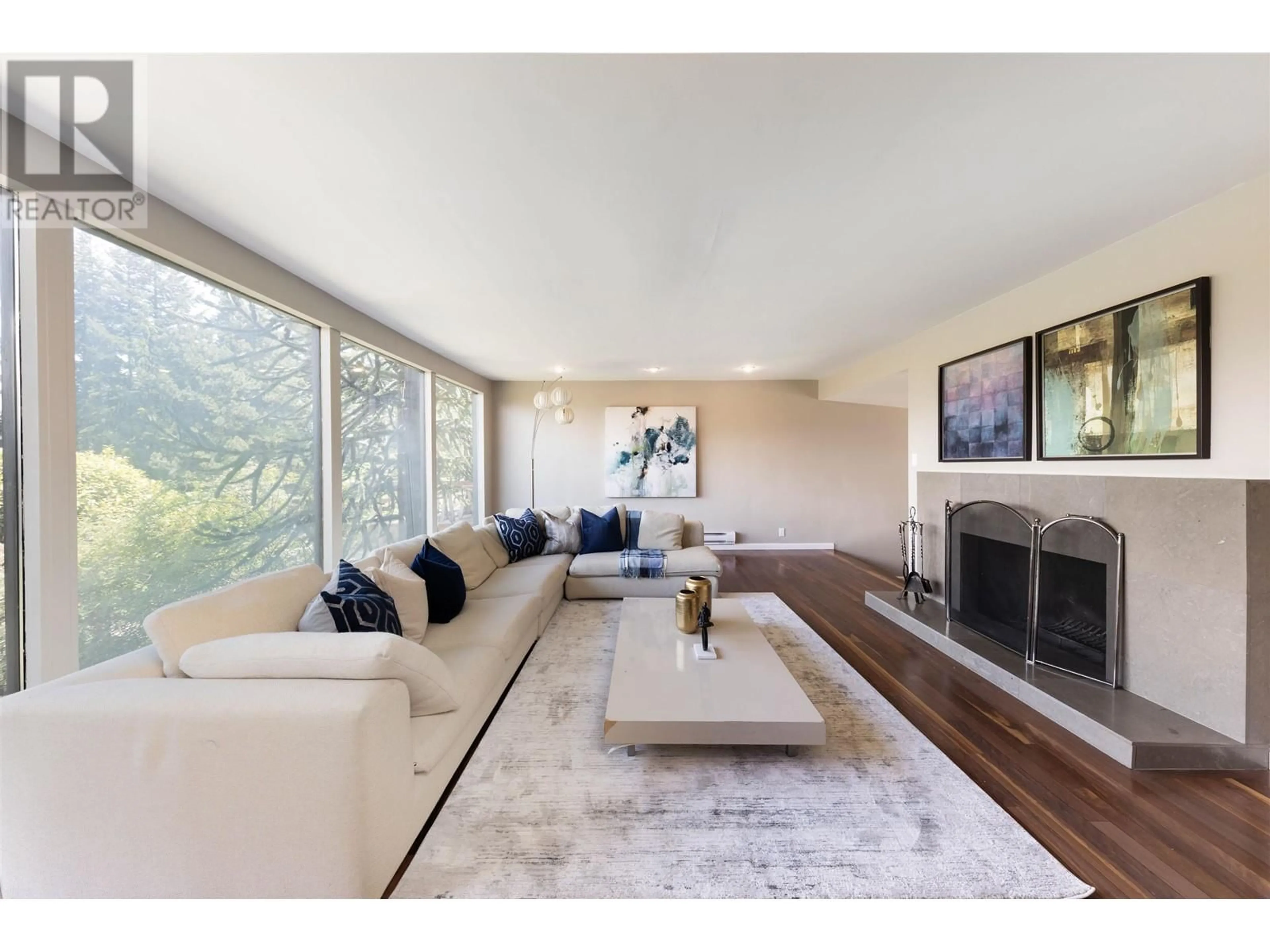 Living room, wood floors for 4393 PUGET DRIVE, Vancouver British Columbia V6L2V7