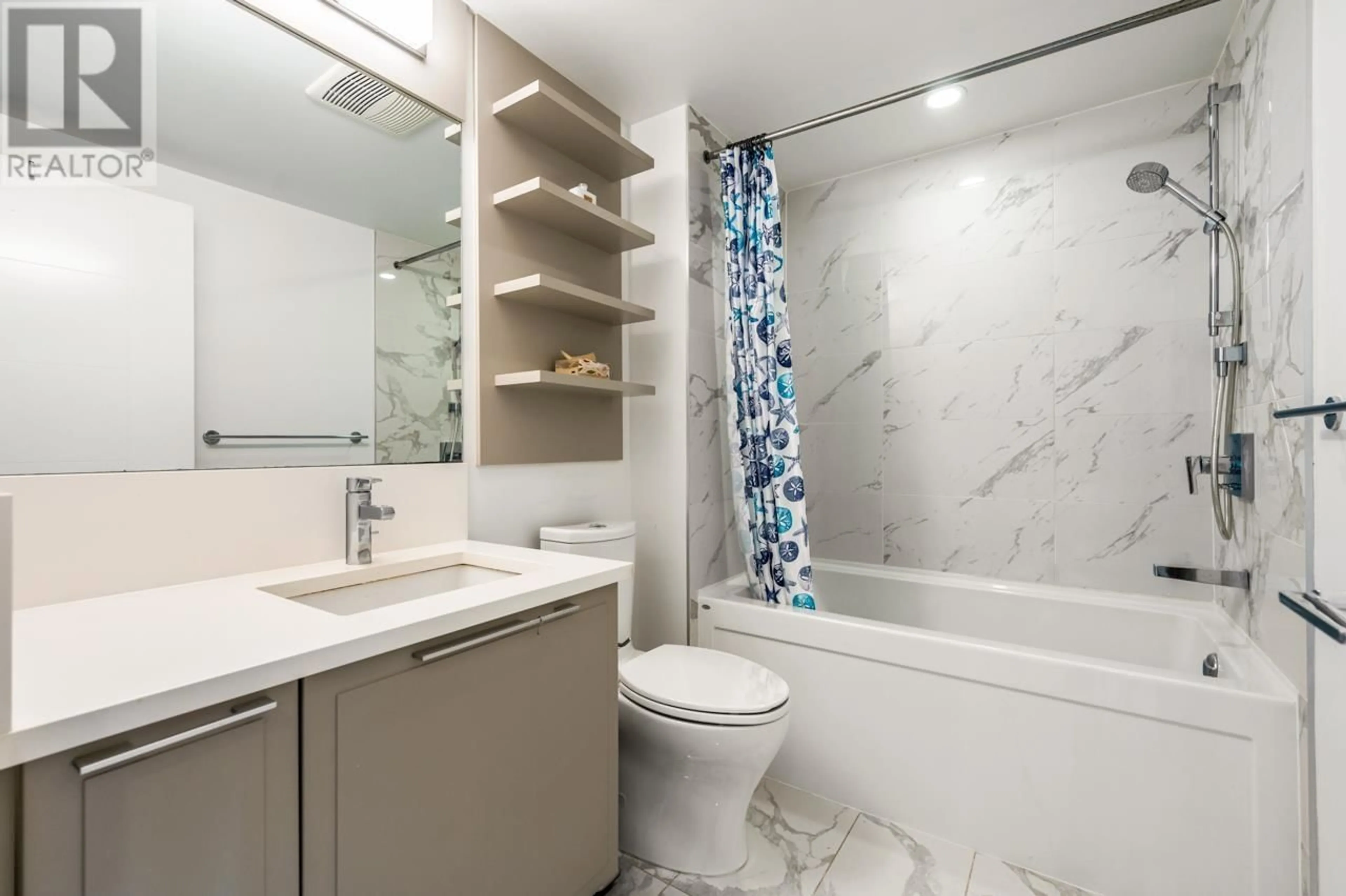 Standard bathroom, ceramic/tile floor for 324 7828 GRANVILLE STREET, Vancouver British Columbia V6P4Z2