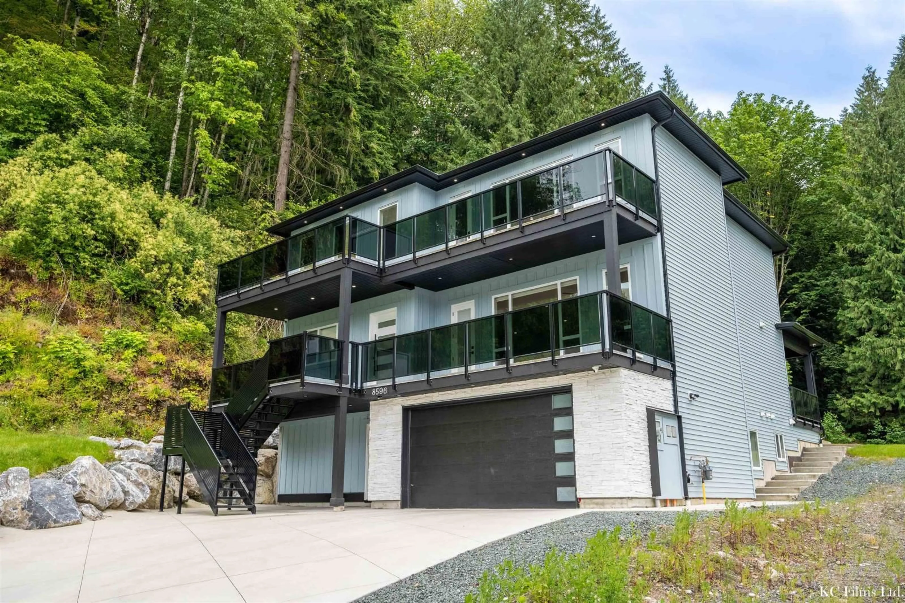 A pic from exterior of the house or condo, cottage for 8596 FOREST GATE DRIVE|Eastern Hillsides, Chilliwack British Columbia V4Z0C7