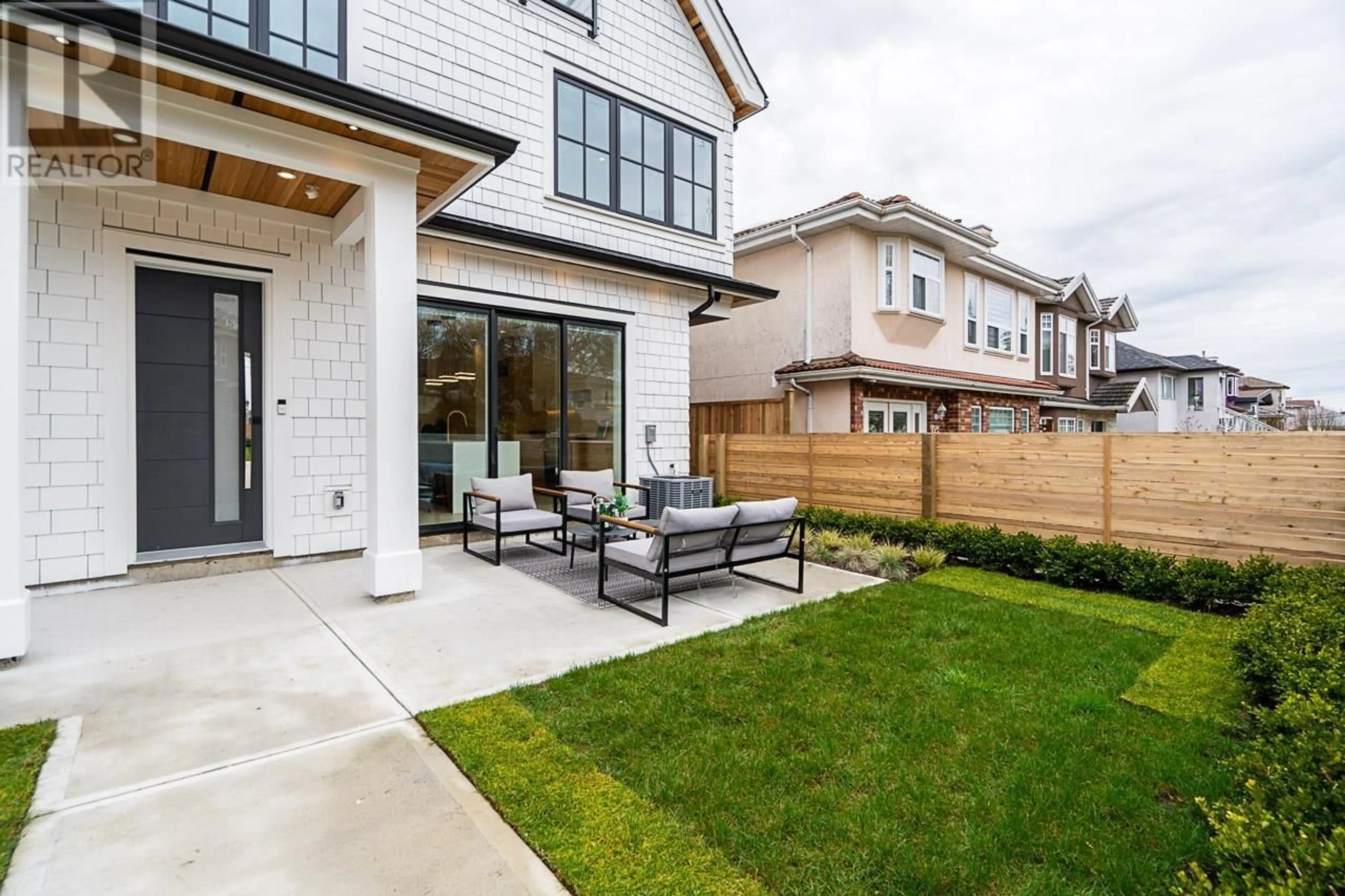 Patio, street for 762 55TH AVENUE, Vancouver British Columbia V5X1N7