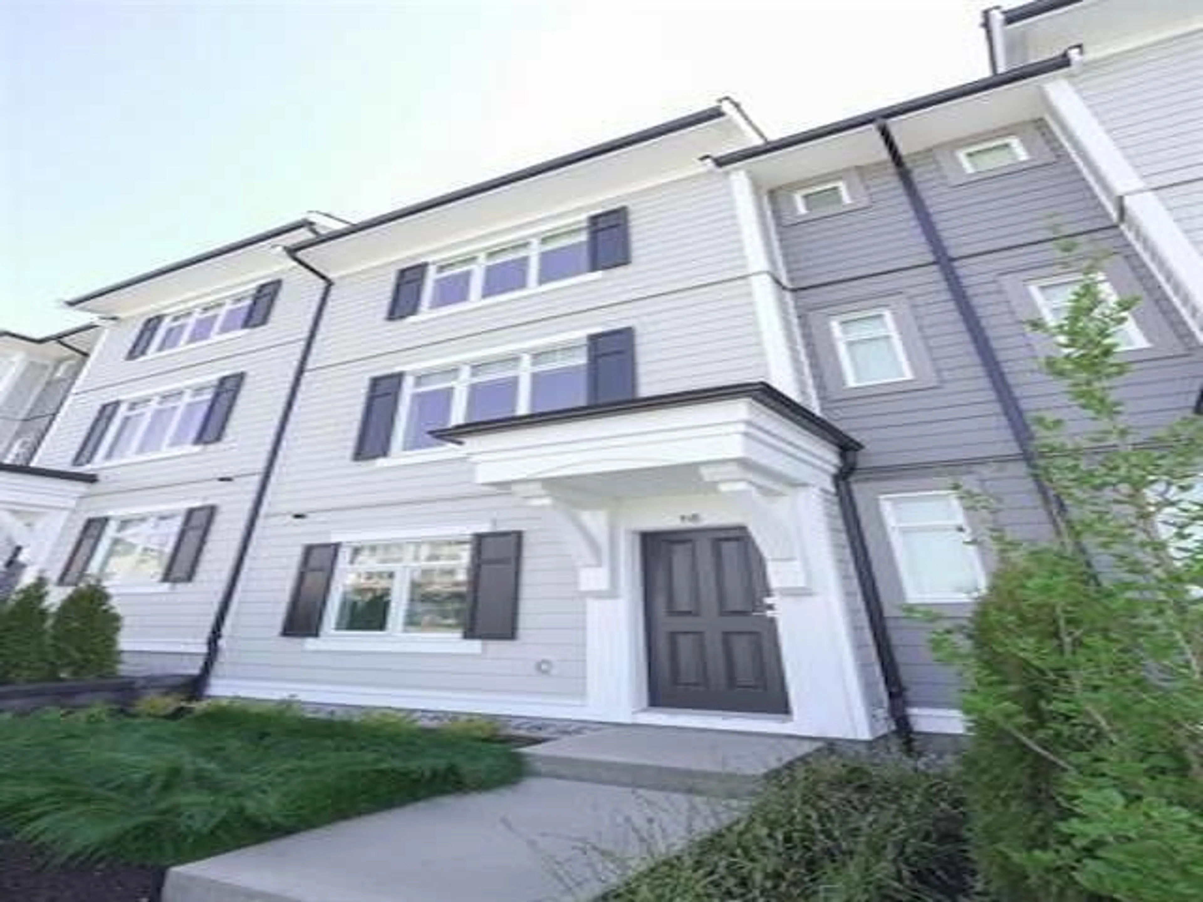 A pic from exterior of the house or condo for 16 2070 OAK MEADOWS DRIVE, Surrey British Columbia V3Z1J1