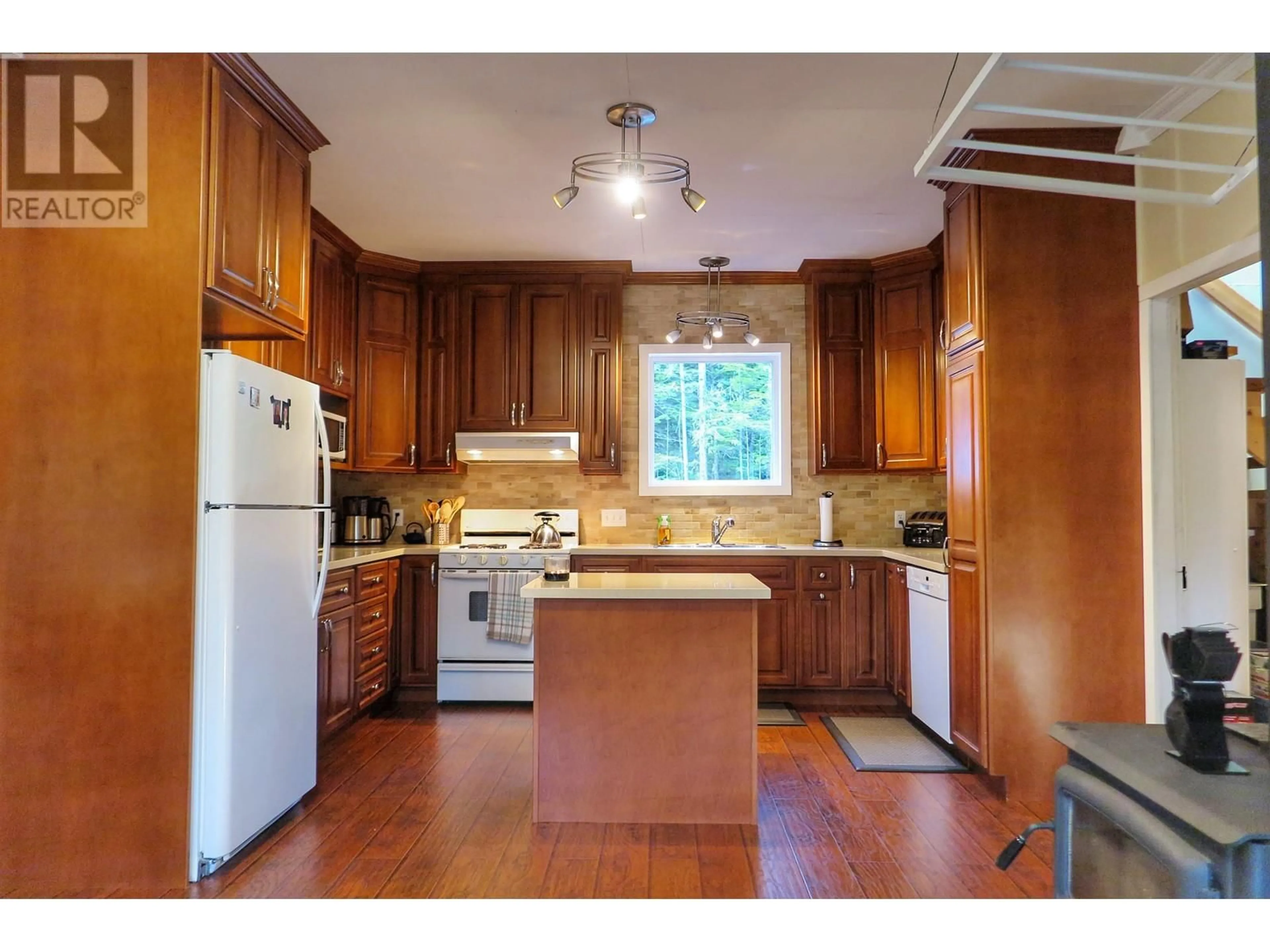 Standard kitchen, wood floors, cottage for LOT C OSLAND BC ISLAND, Port Edward British Columbia V0V1G0